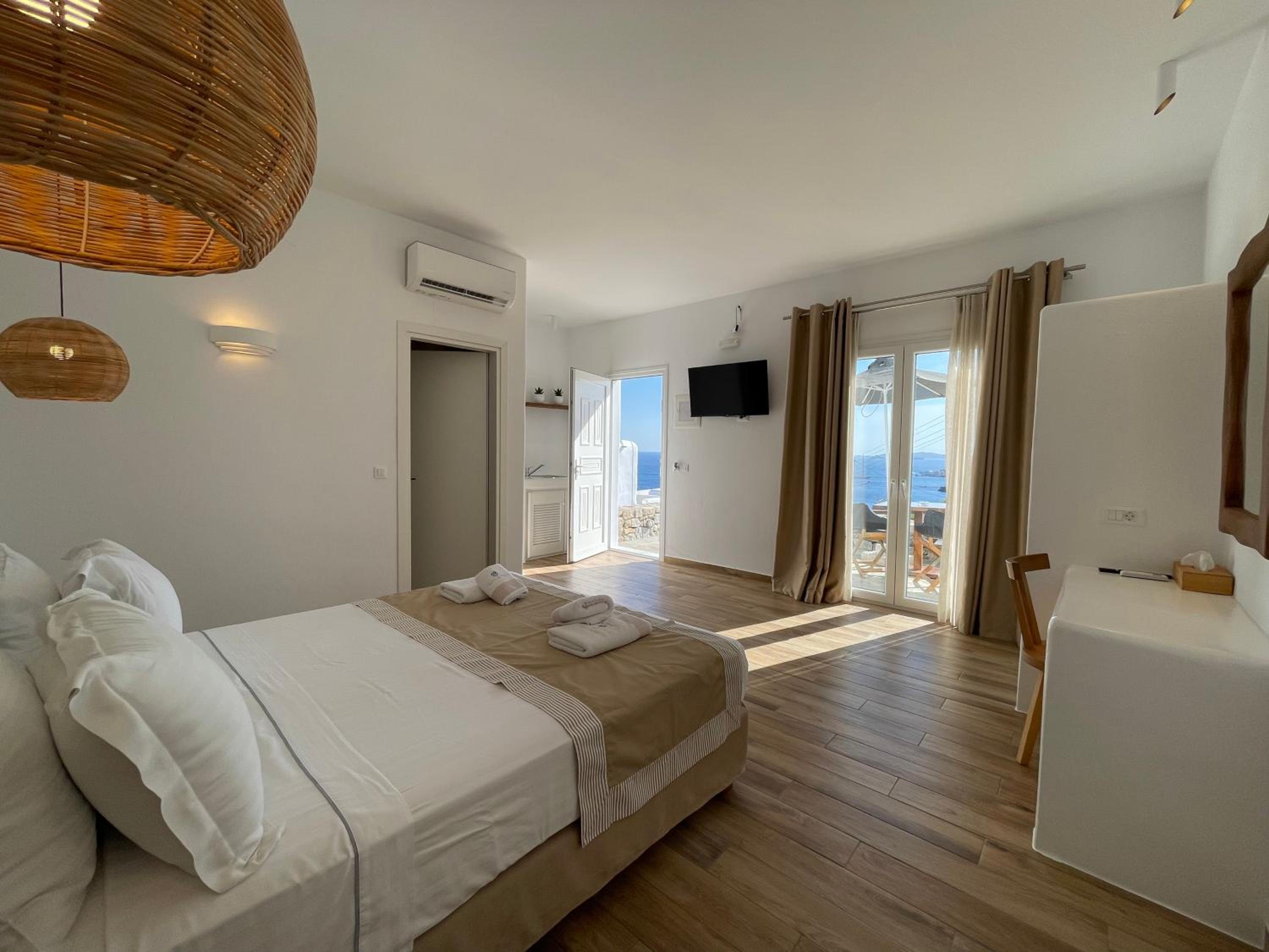 Junior Suite With Partial Sea View