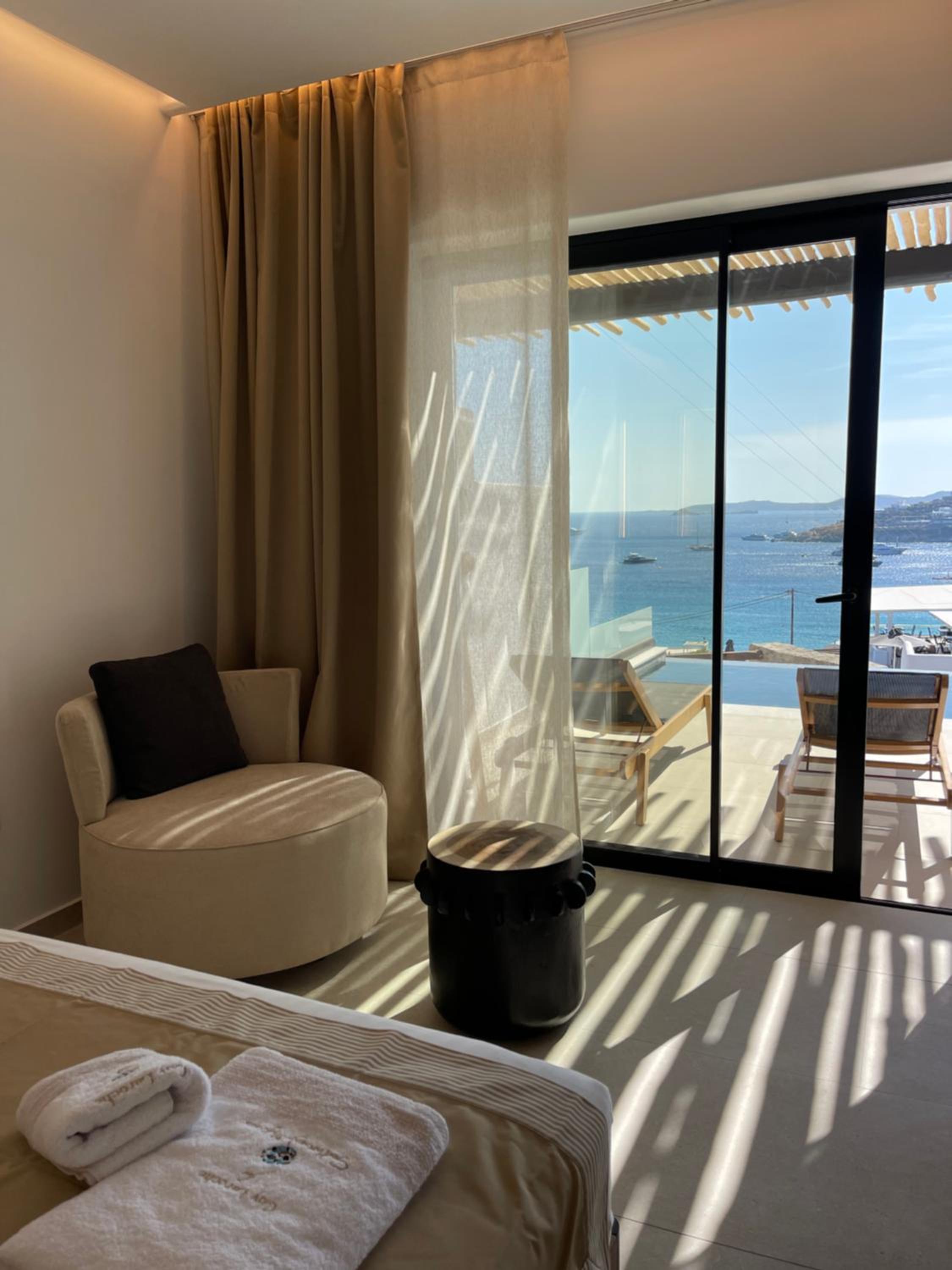 Suite with Private Pool - Photo 5
