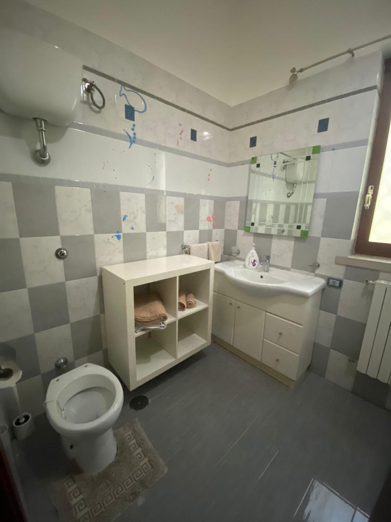 Two-Bedroom Apartment - Photo 2