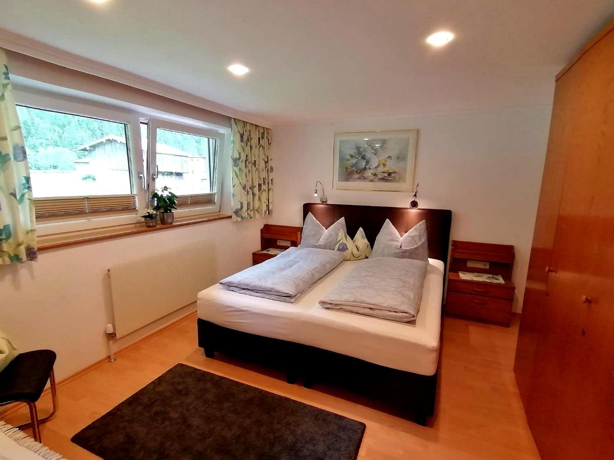Two-Bedroom Apartment with Shower  photo 1