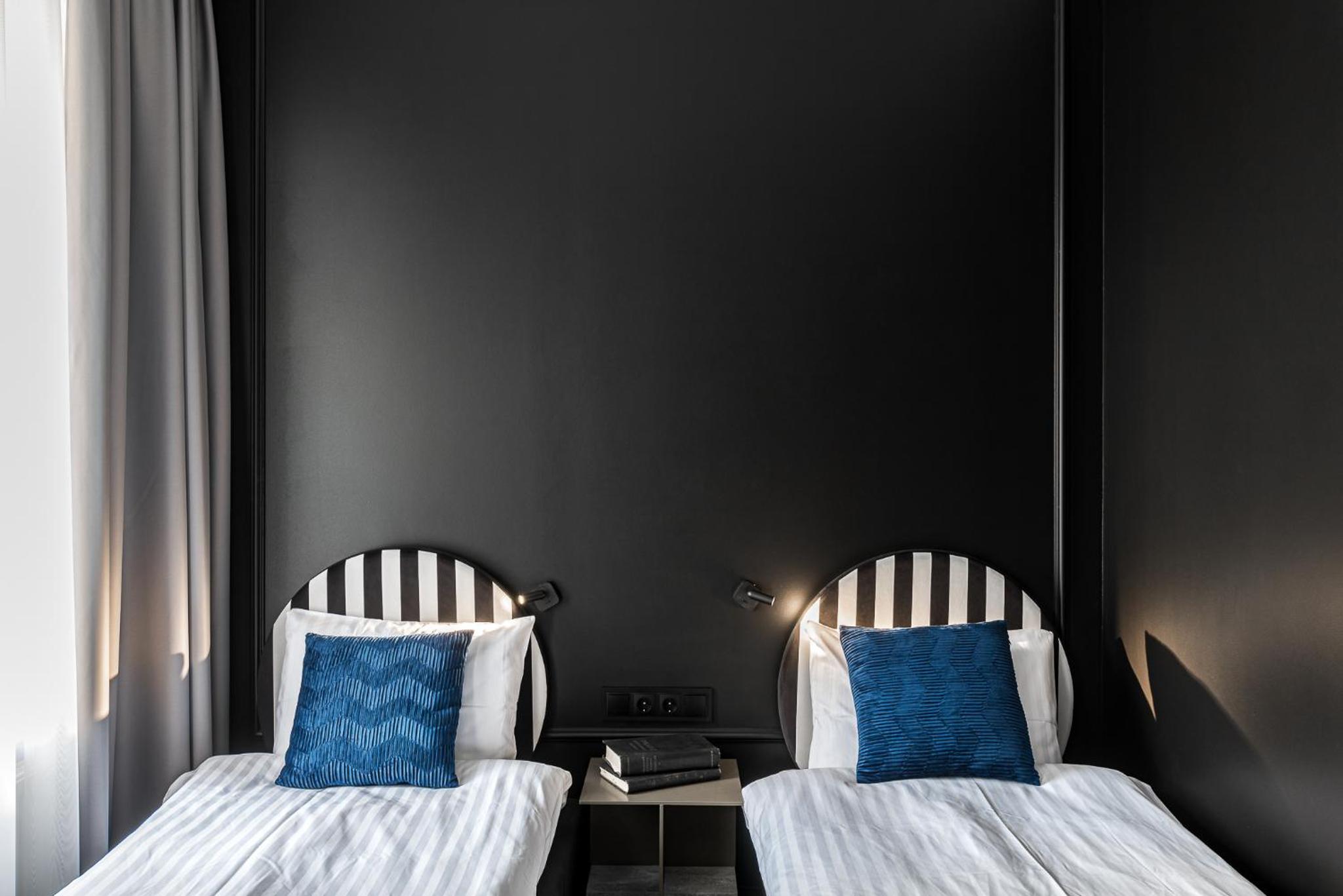 Standard Twin Room - Photo 3