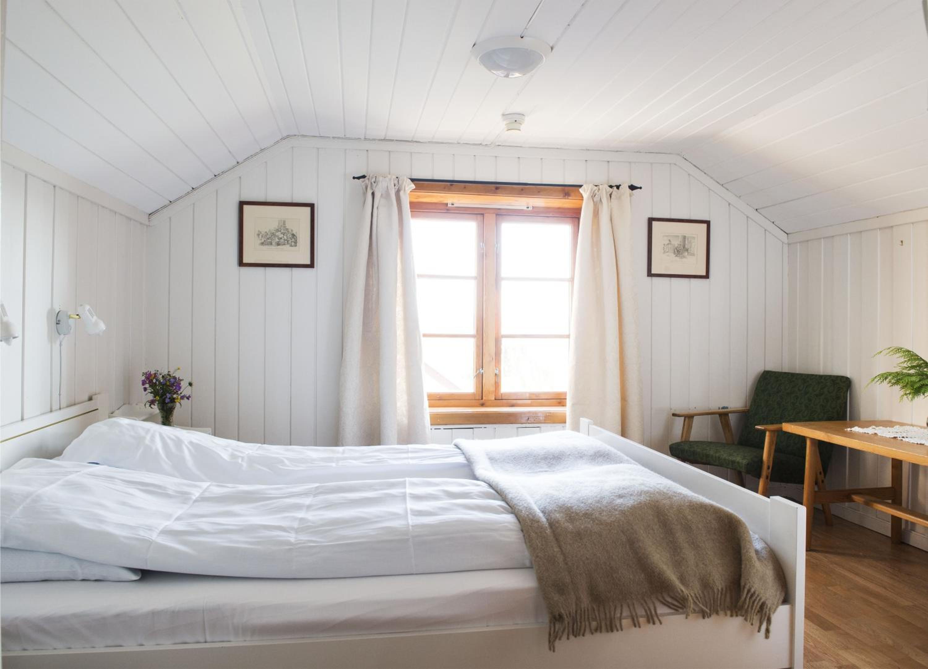 Double Room with Shared Bathroom photo 1