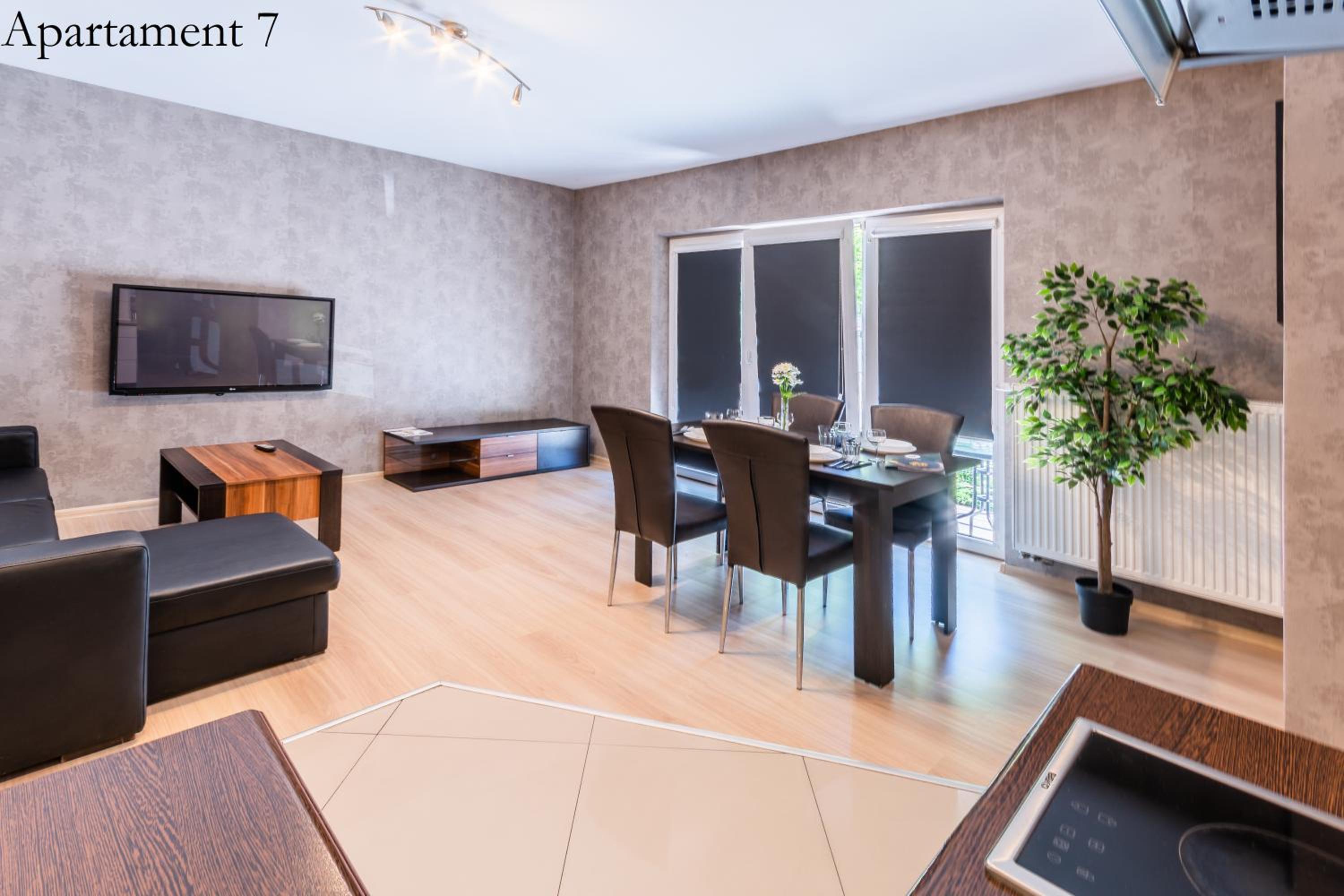 One-Bedroom Apartment with Balcony photo 2