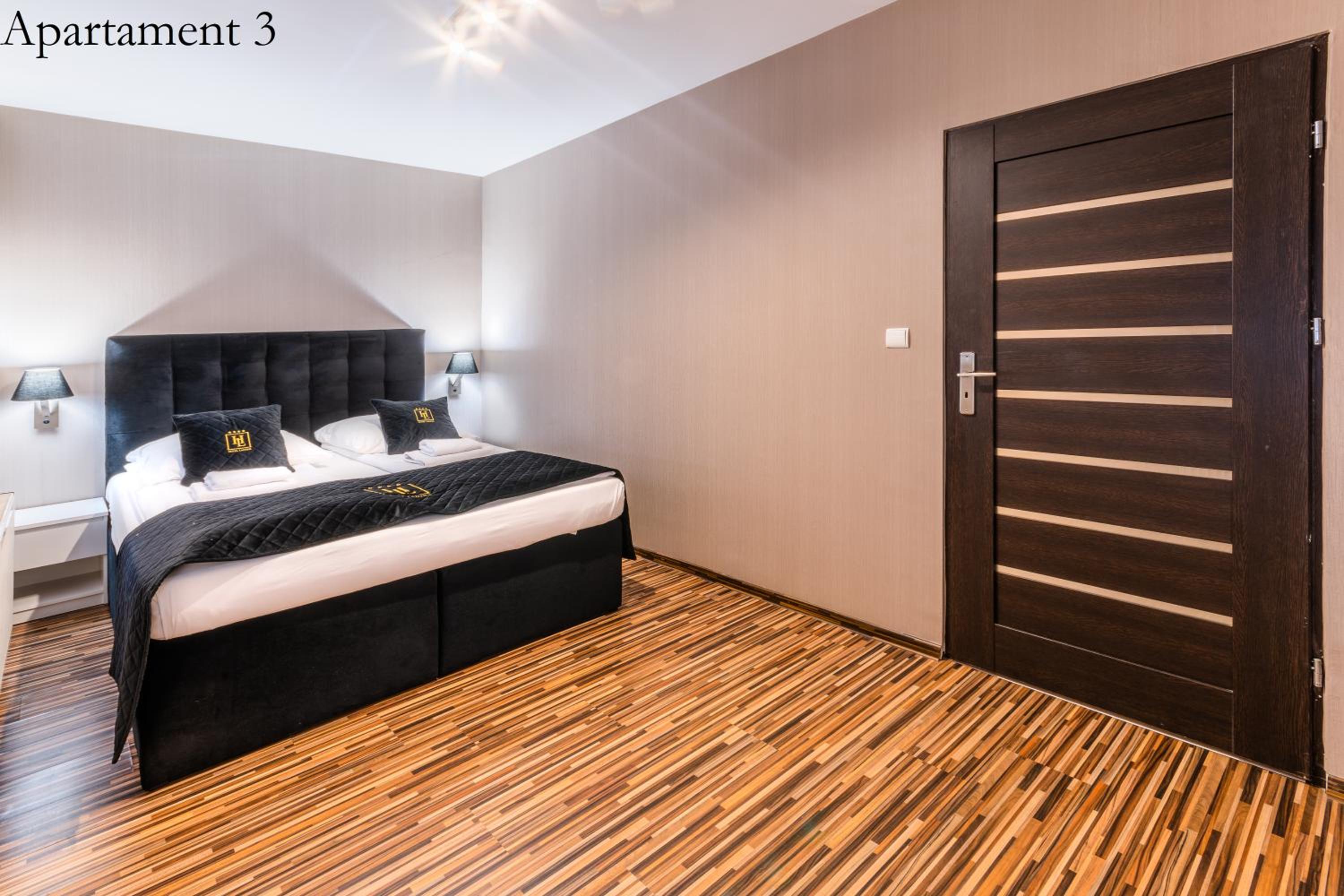One-Bedroom Suite with Sofa Bed photo 2