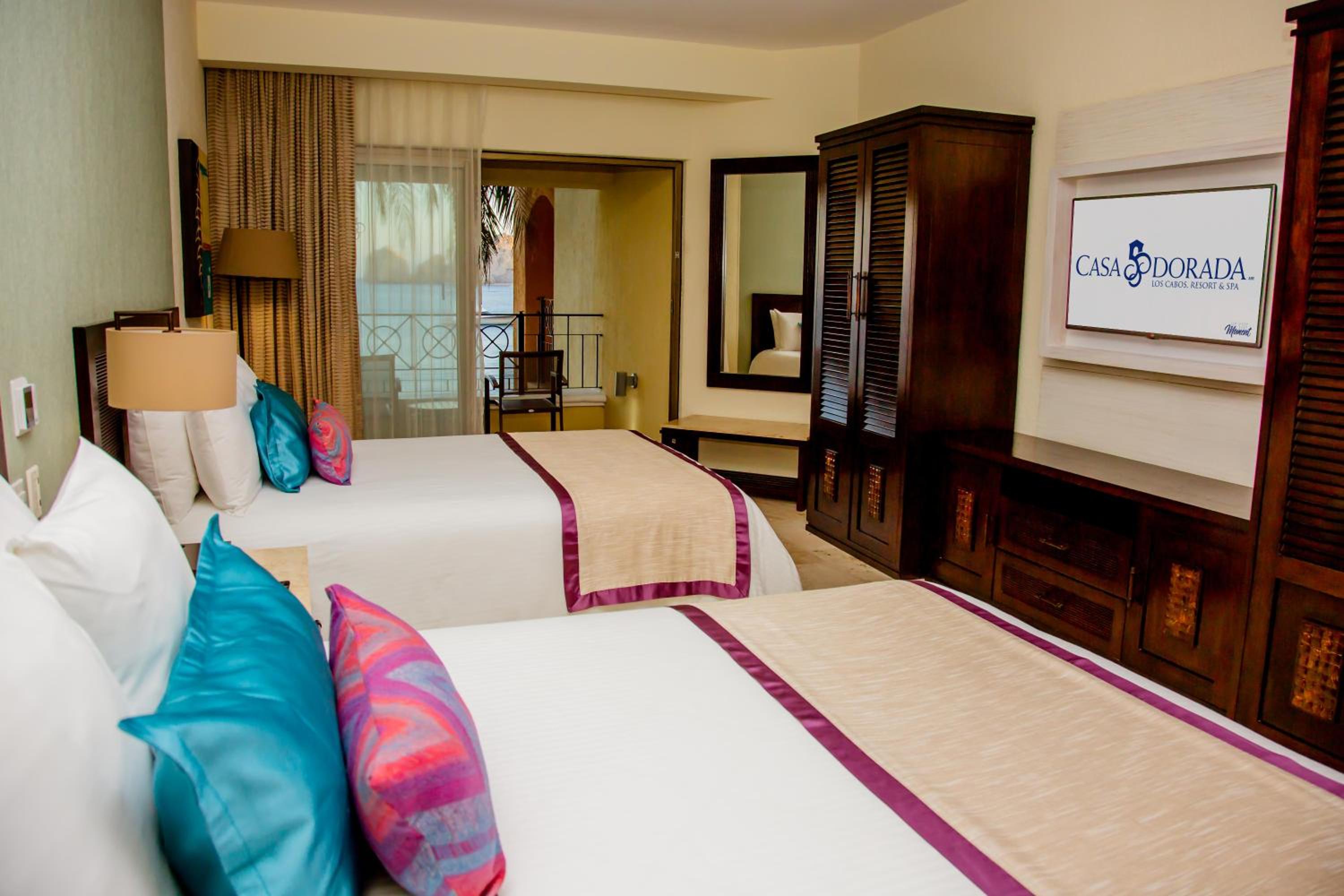 Two-Bedroom Suite thumbnail 5