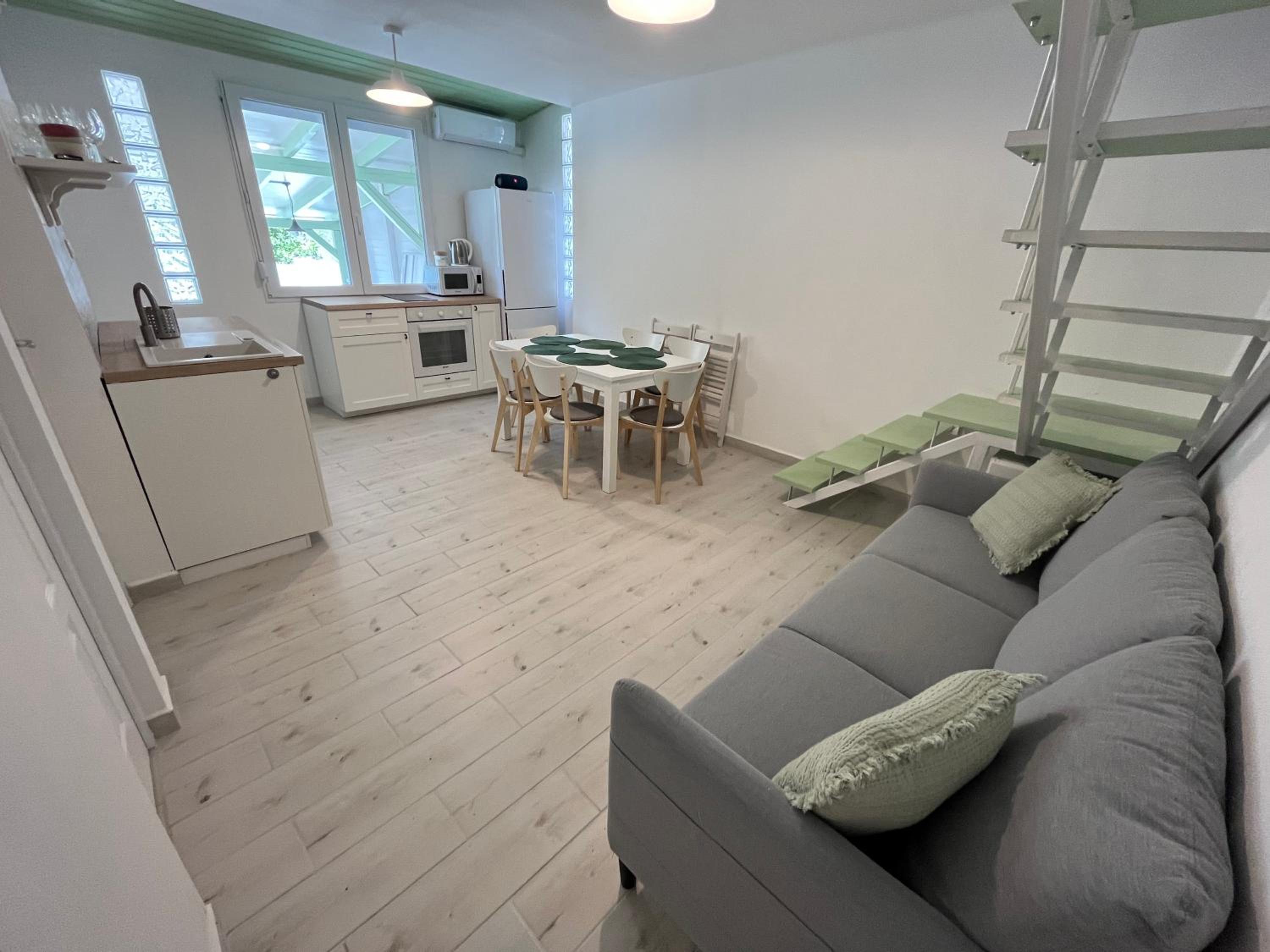 Three-Bedroom Apartment - Photo 42