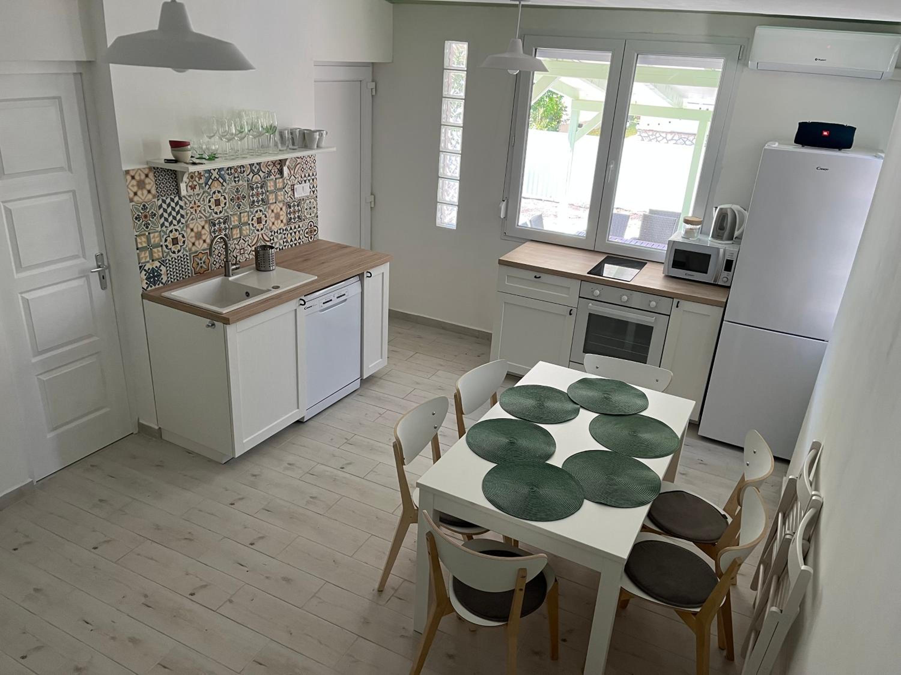 Three-Bedroom Apartment - Photo 28