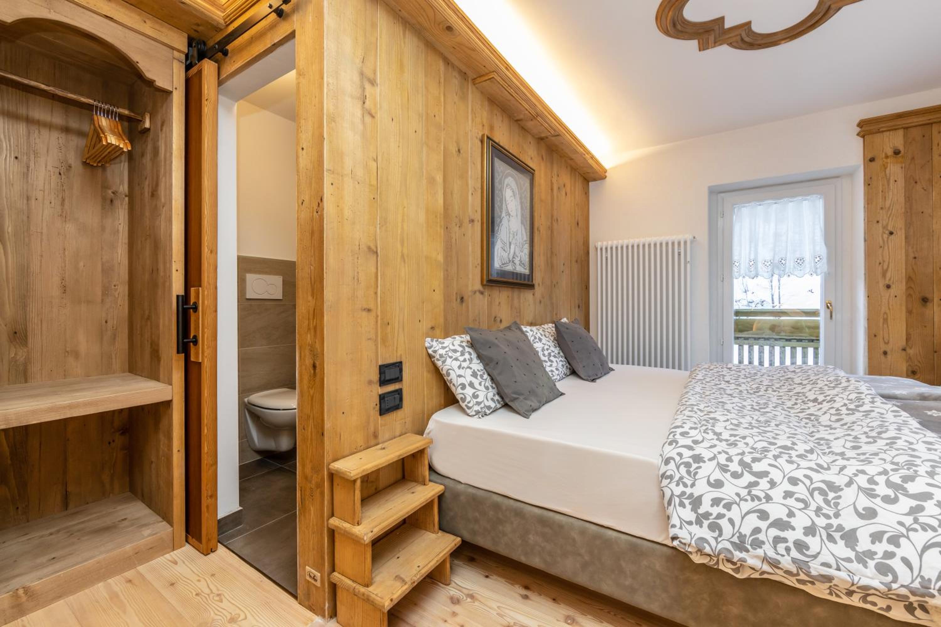 Superior Double Room with Balcony - Photo 3
