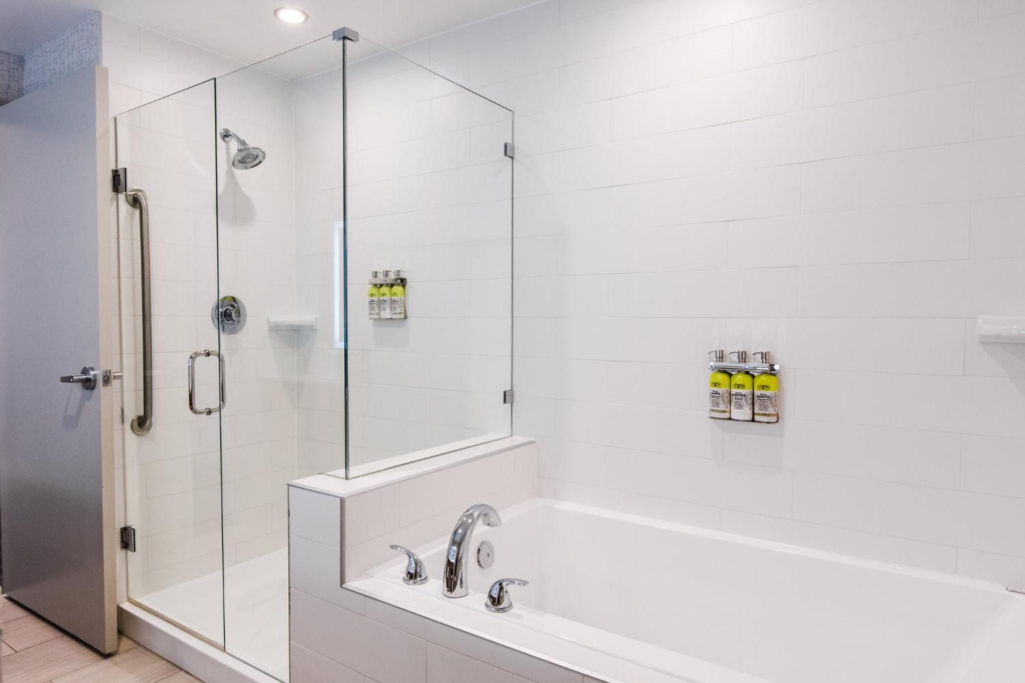 King Suite with Jetted Tub