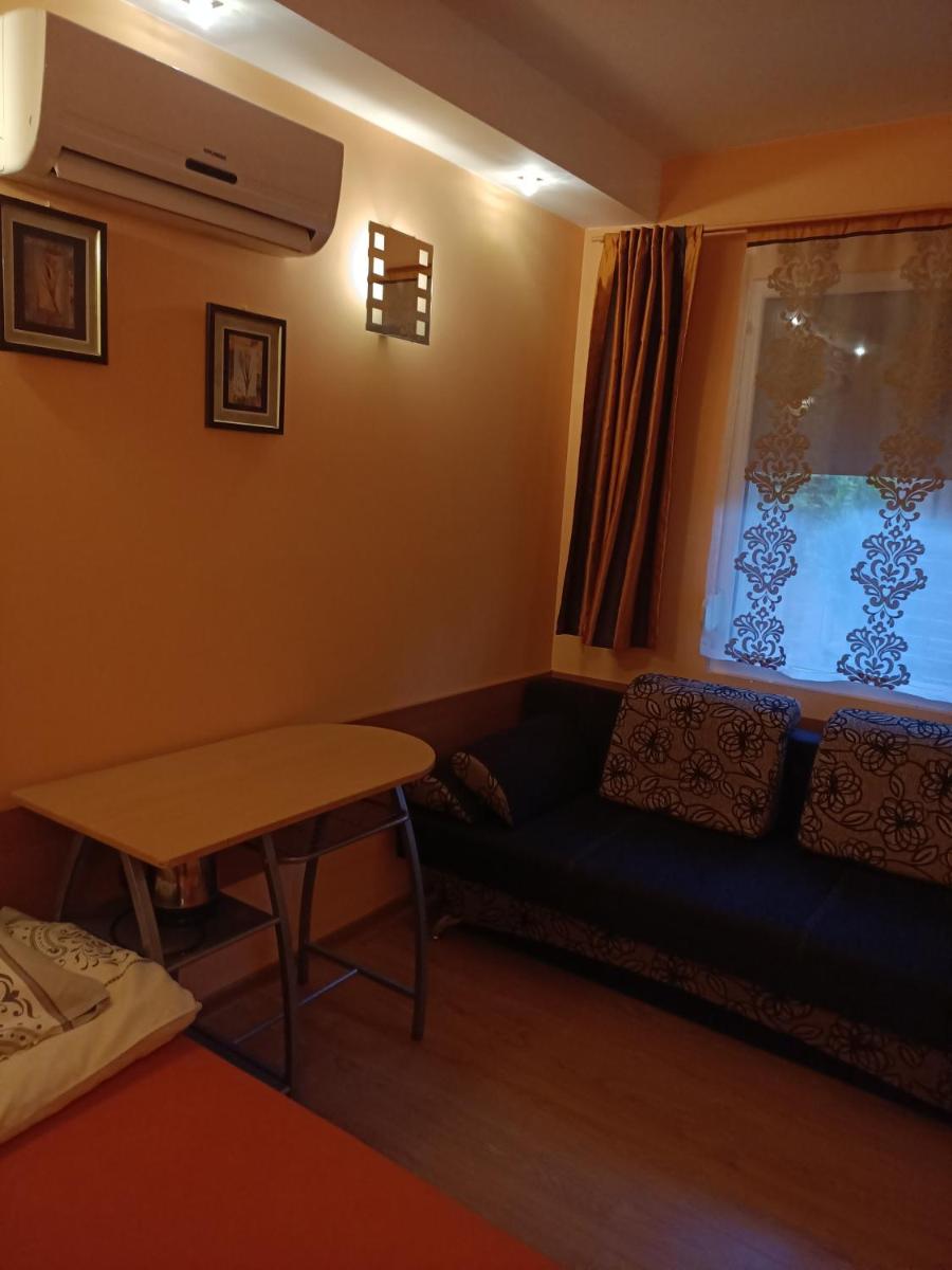 Triple Room with Private Bathroom photo 2
