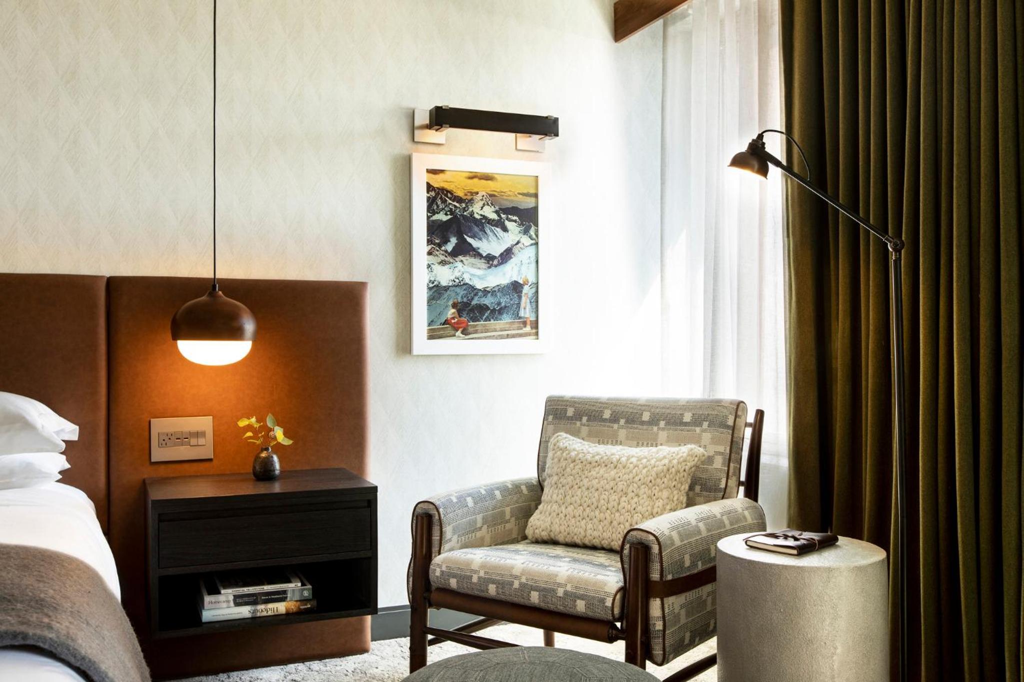 King Room with Downtown View  - Photo 9