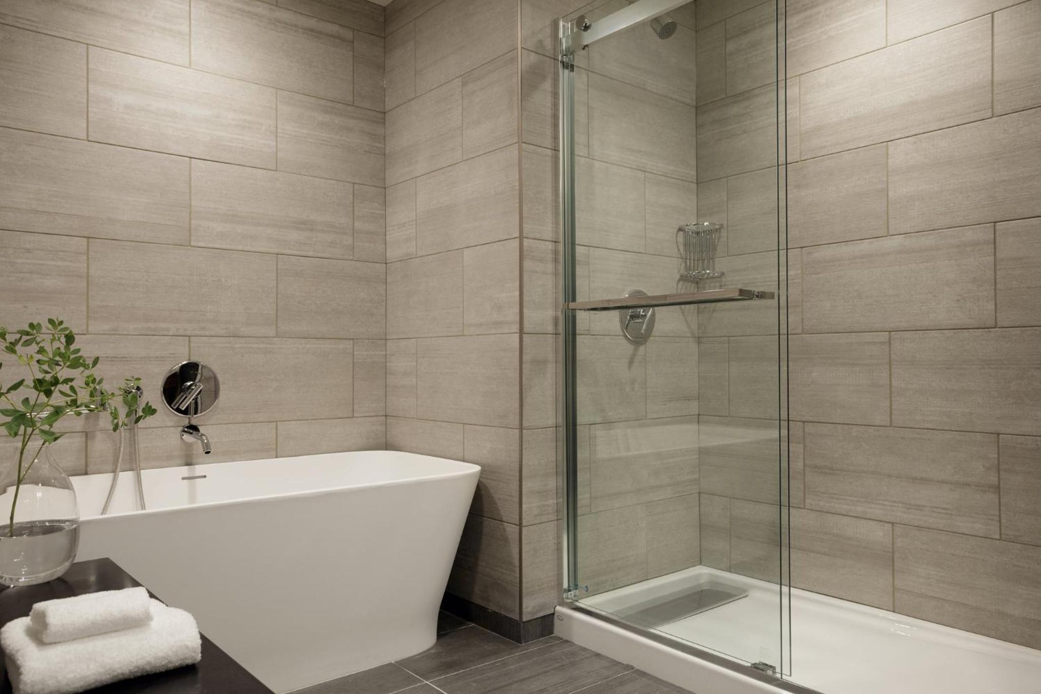 One-Bedroom Suite - Photo 7