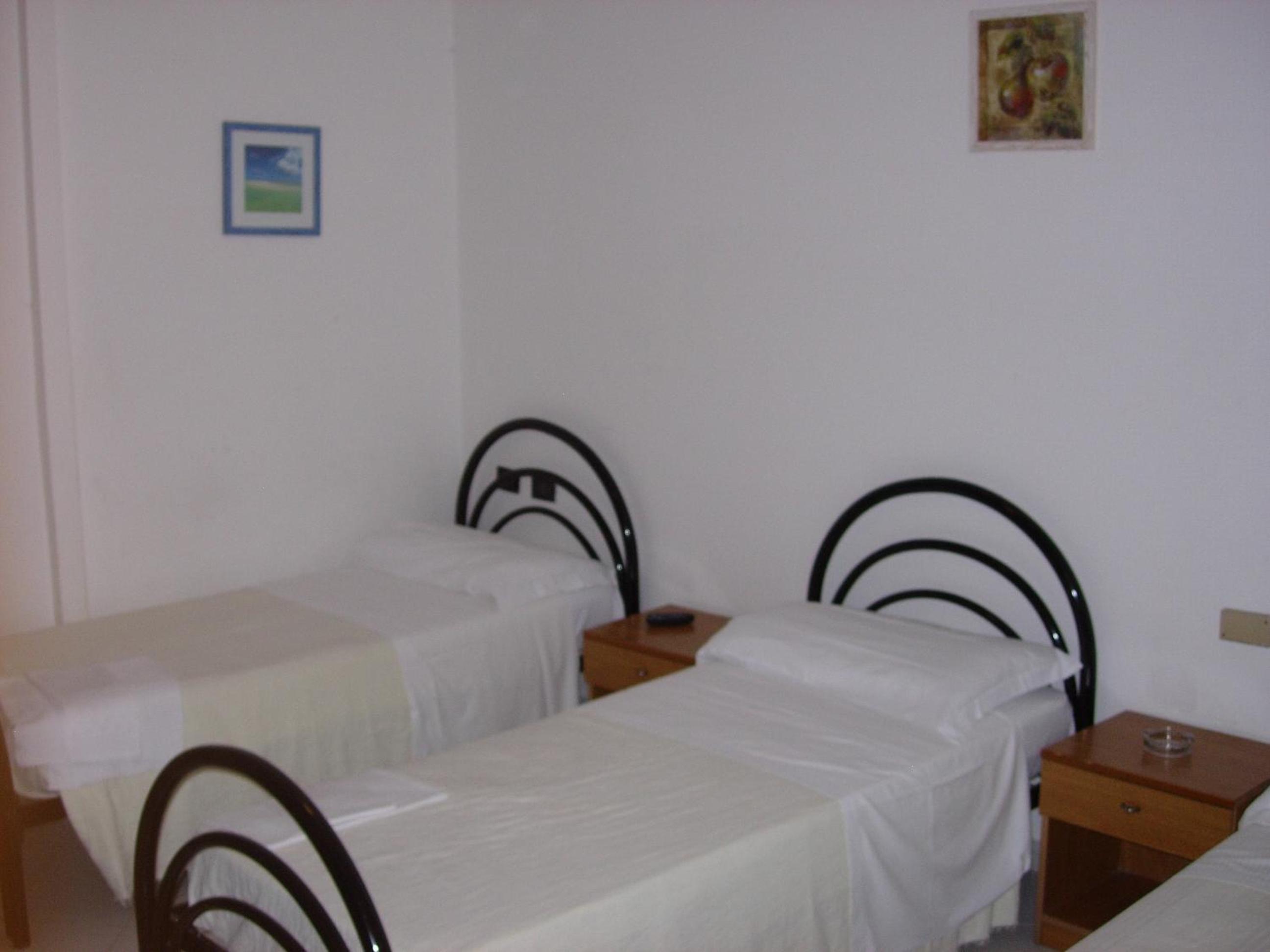 Double or Twin Room photo 3