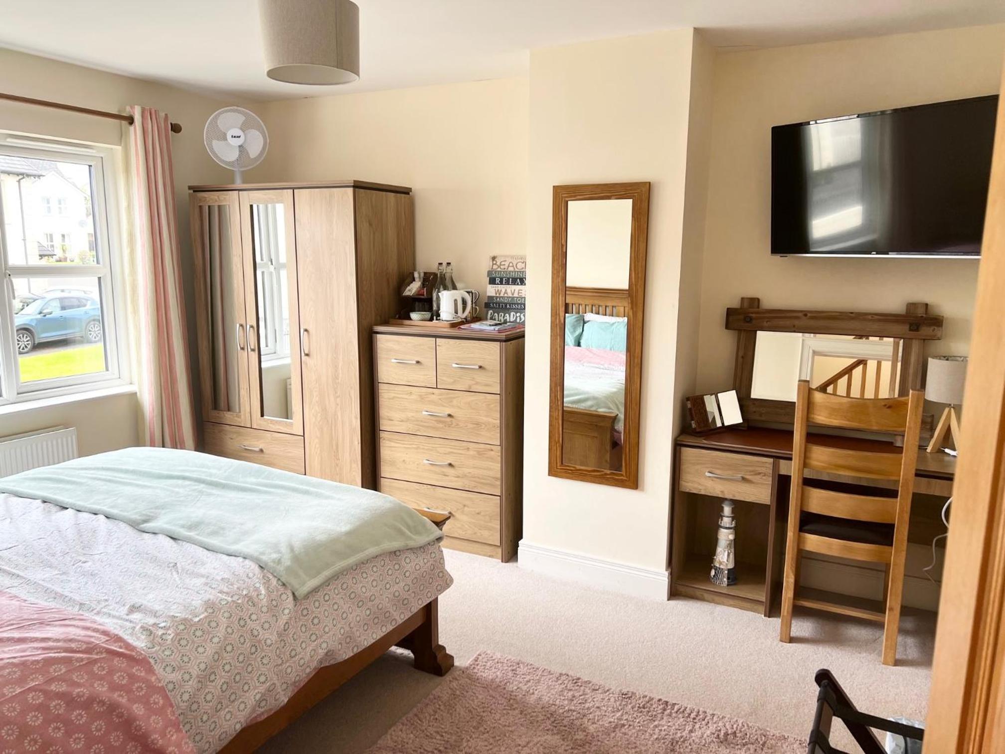 Double Room with Private Bathroom - Photo 1