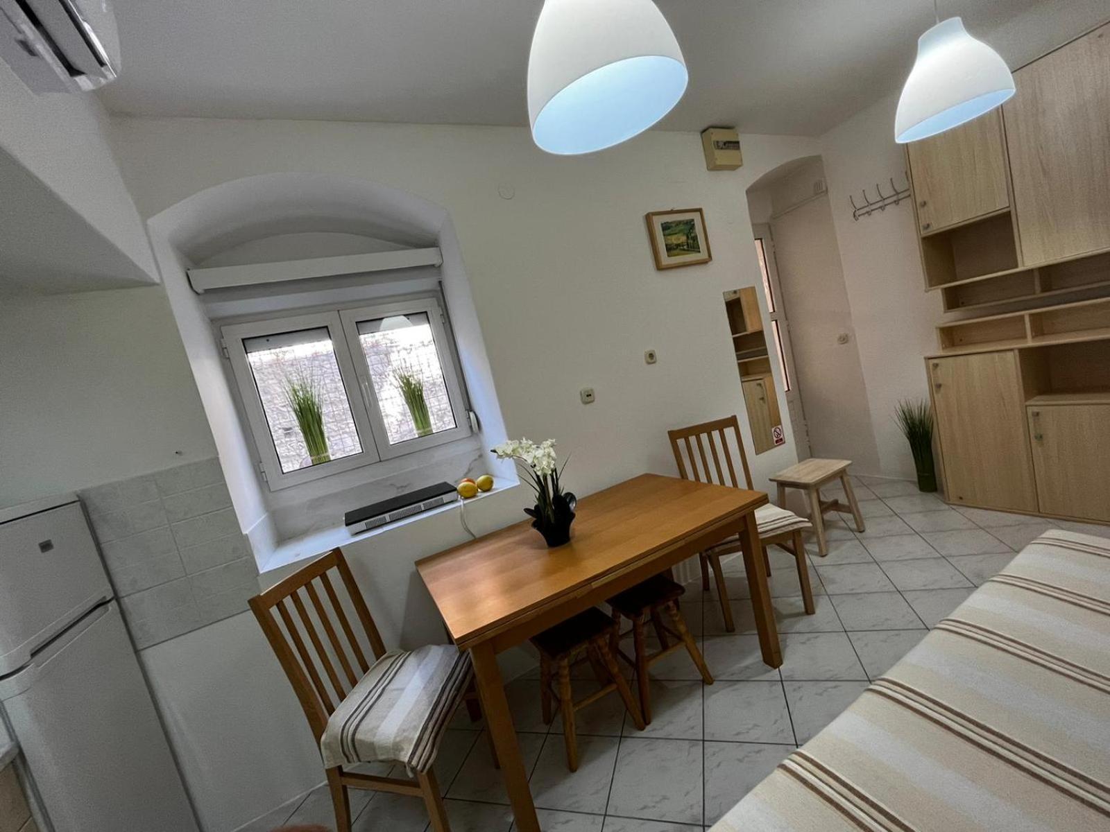 One-Bedroom Apartment - Photo 14