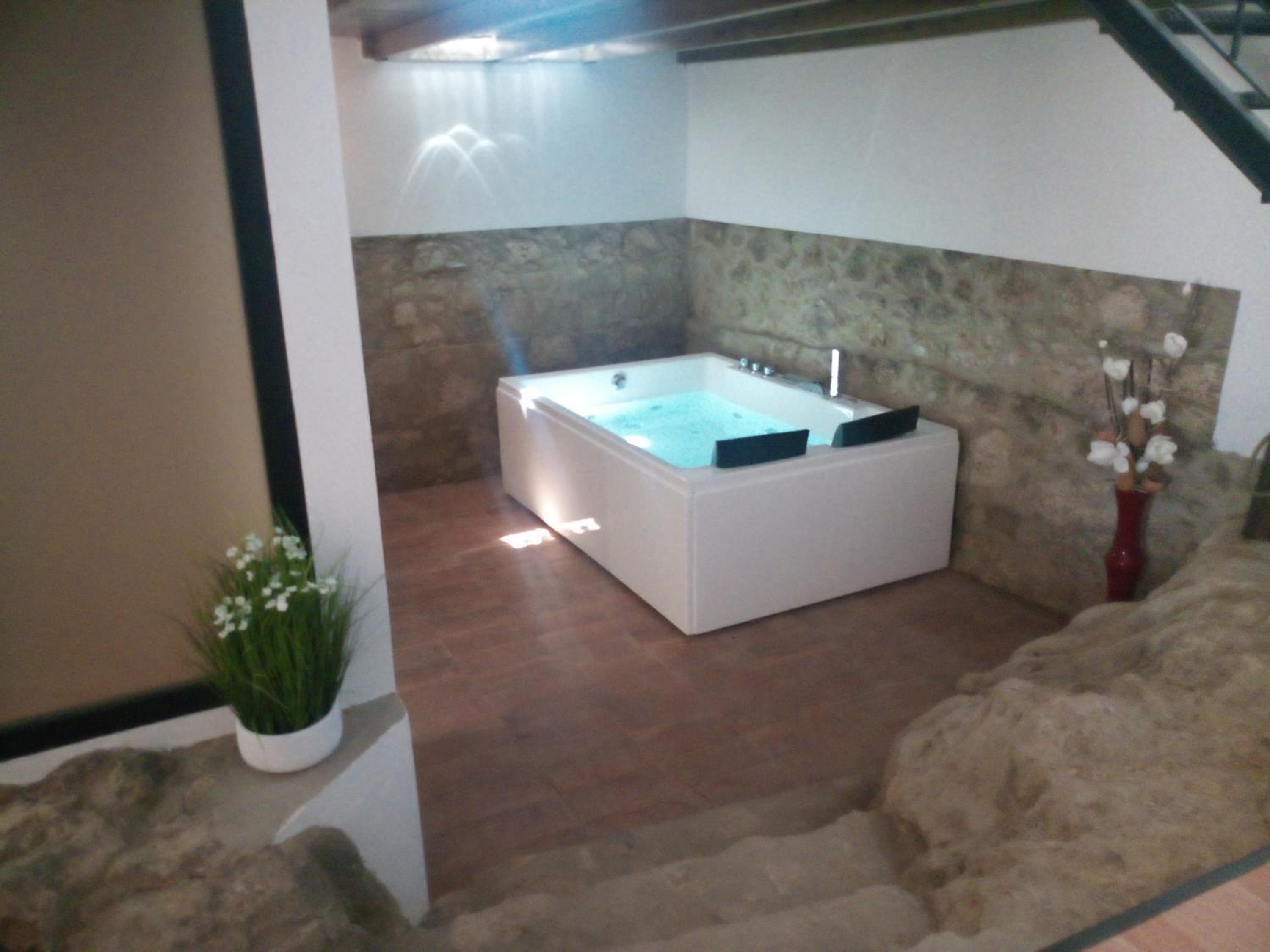 One-Bedroom House - Photo 11