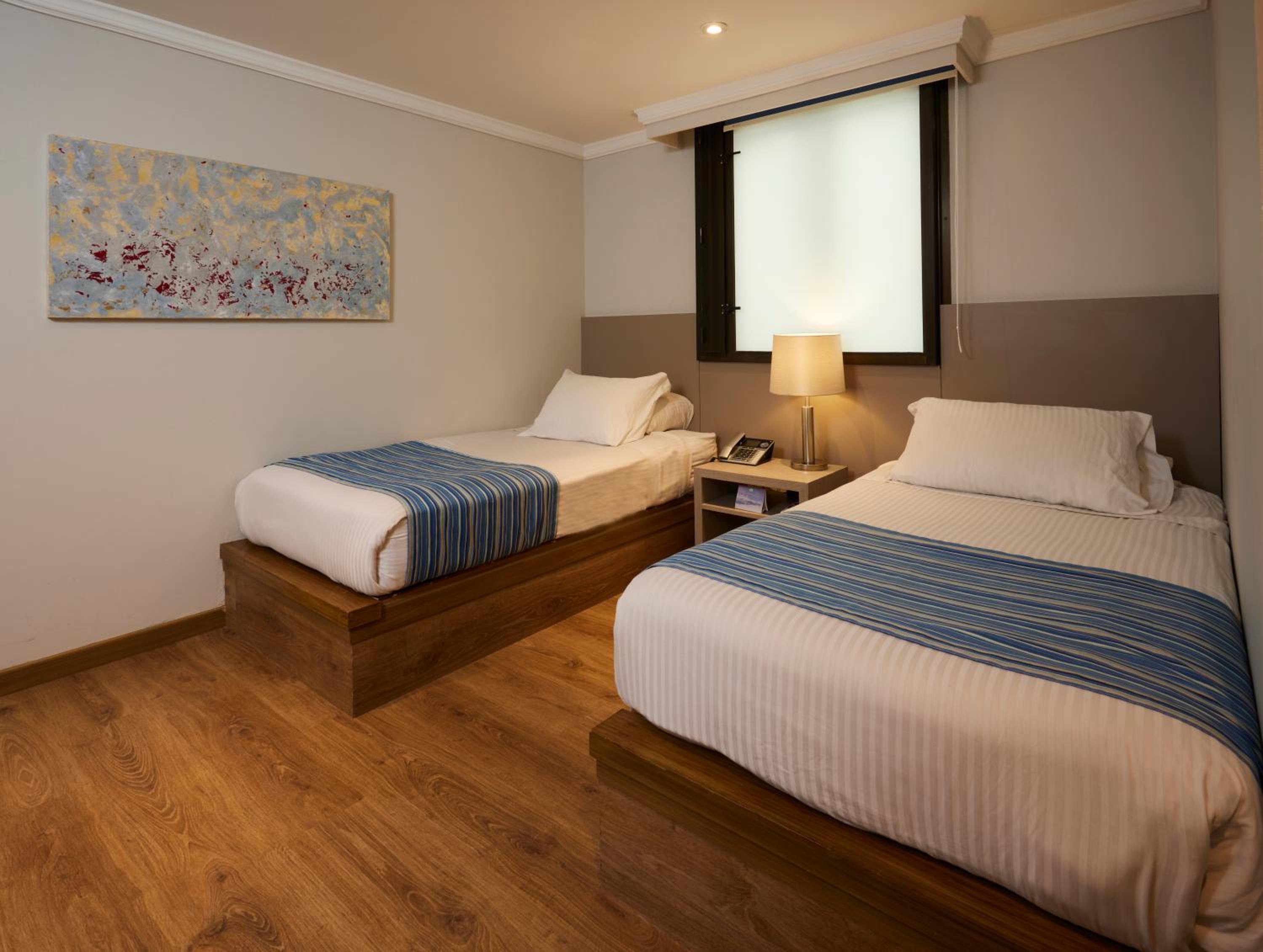 Standard Twin Room - Photo 2