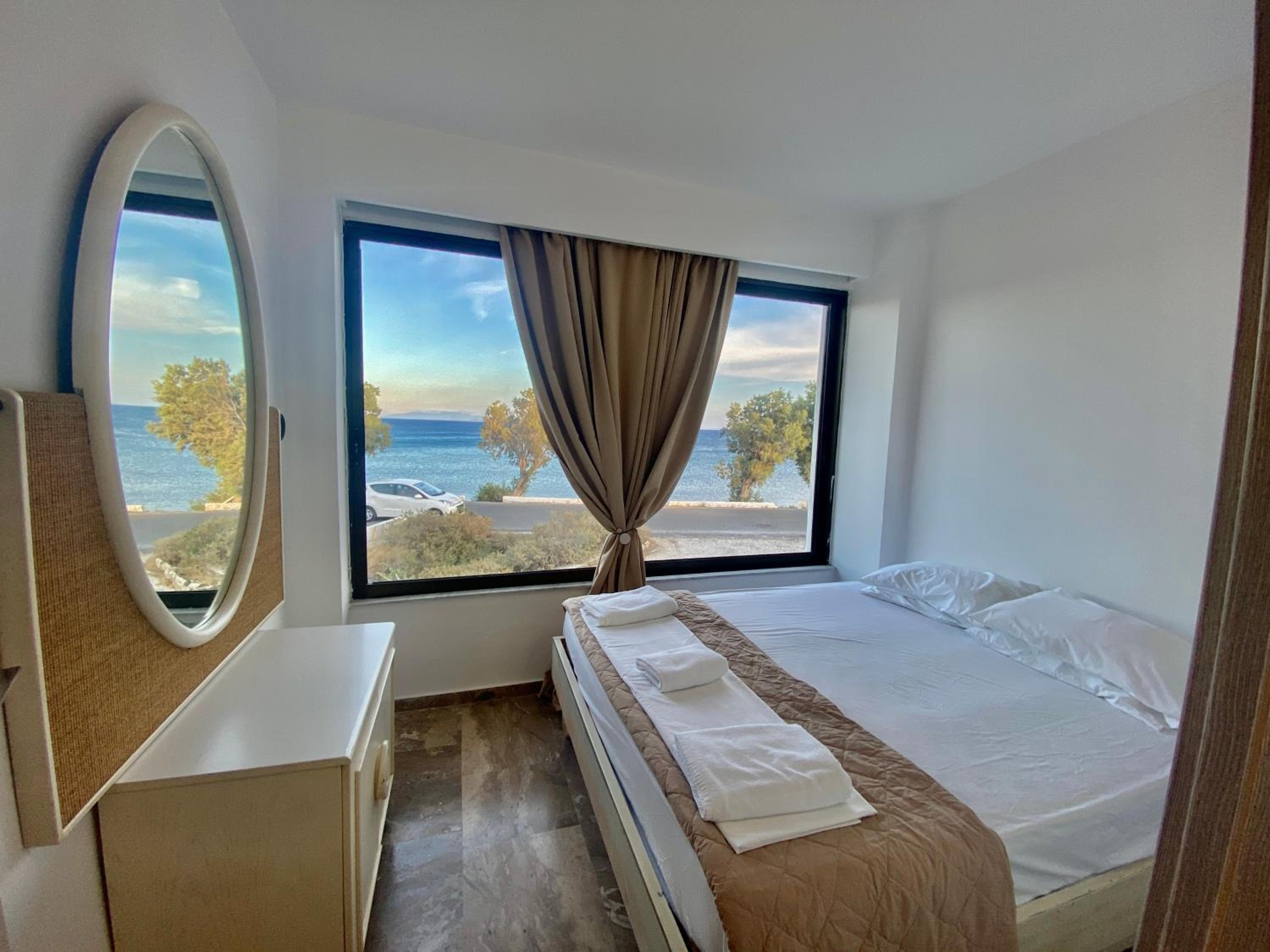 Apartment with Sea View - Photo 7