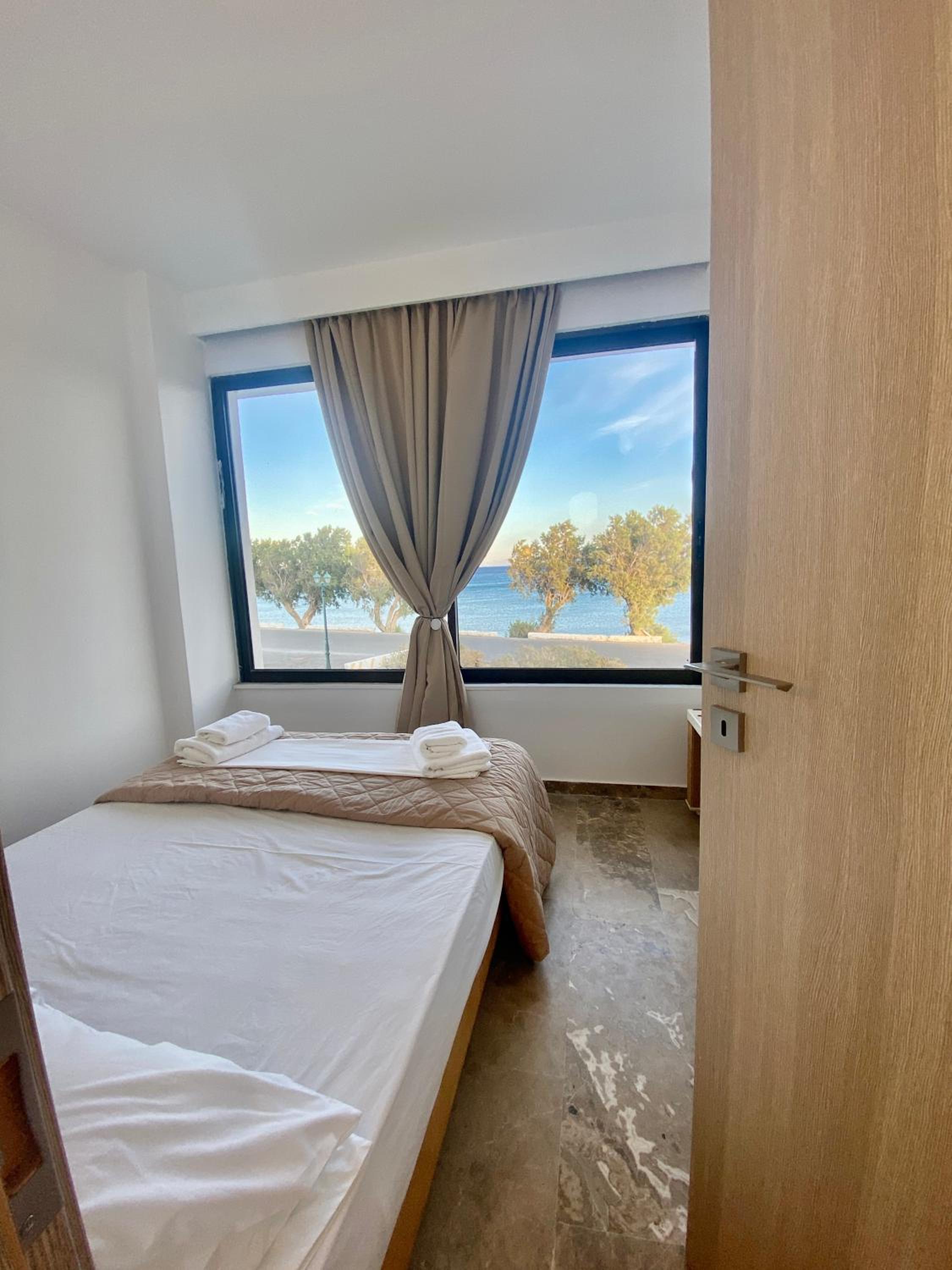 Apartment with Sea View - Photo 10