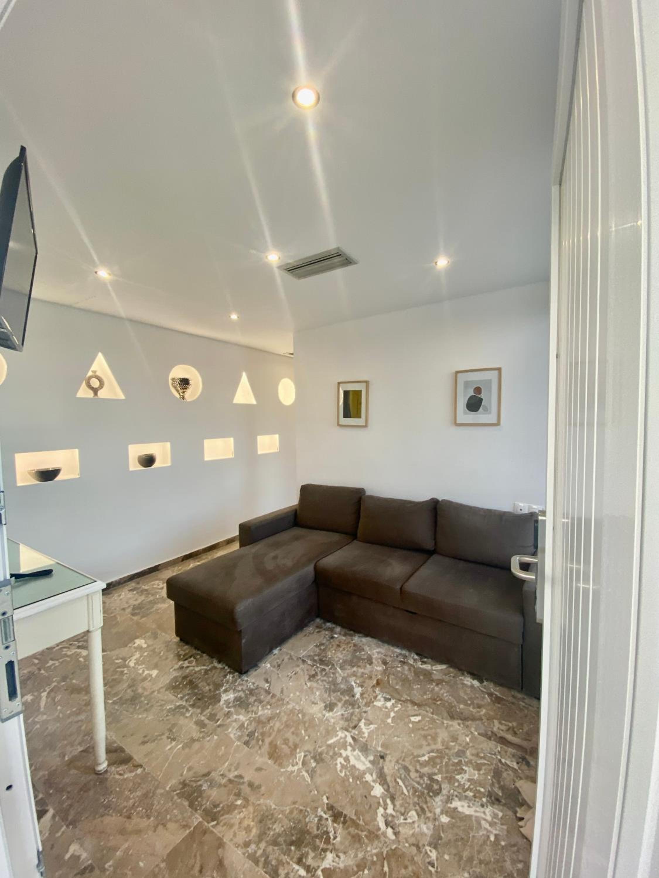 Apartment with Sea View - Photo 13