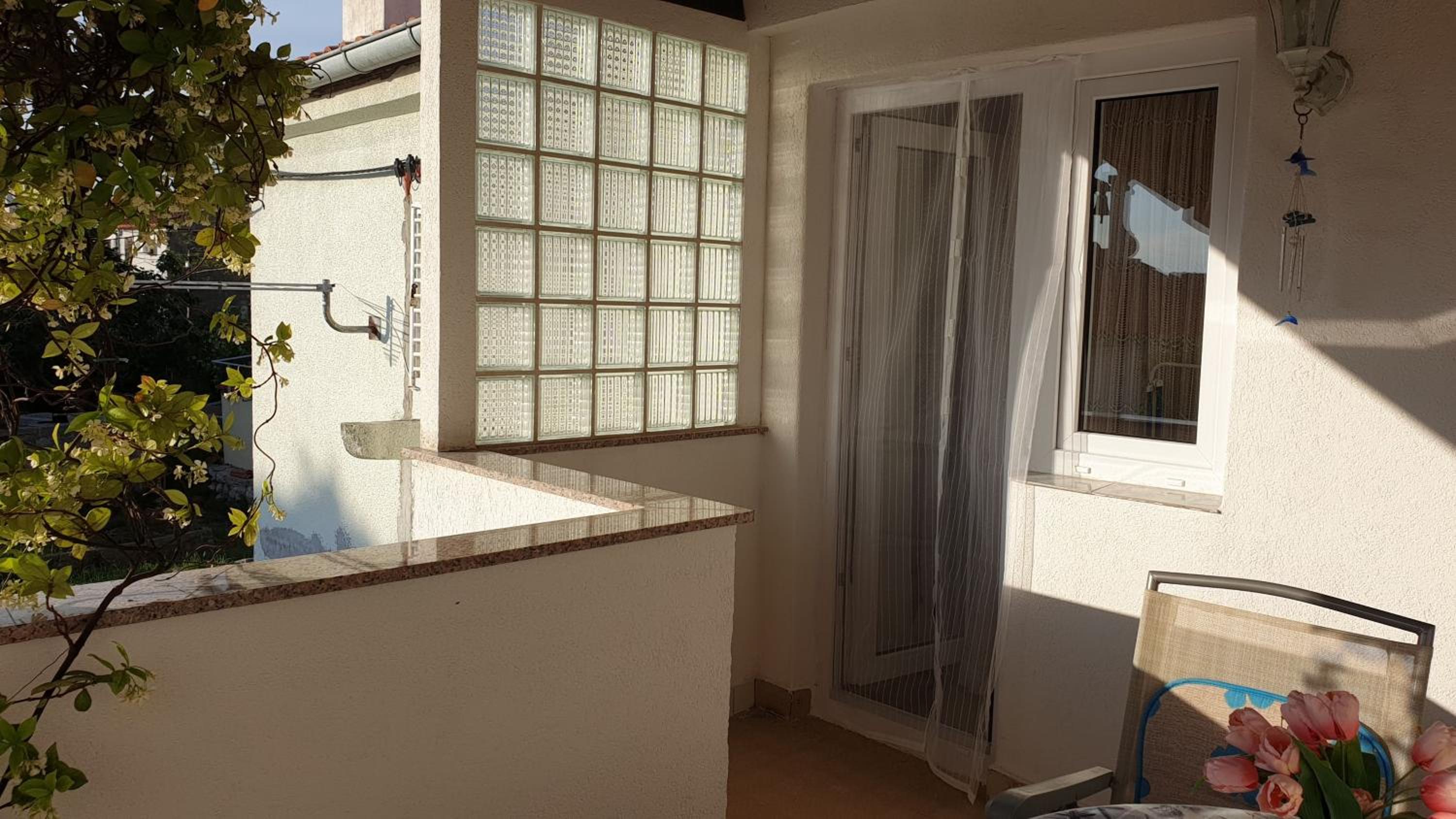 Studio Apartment photo 1
