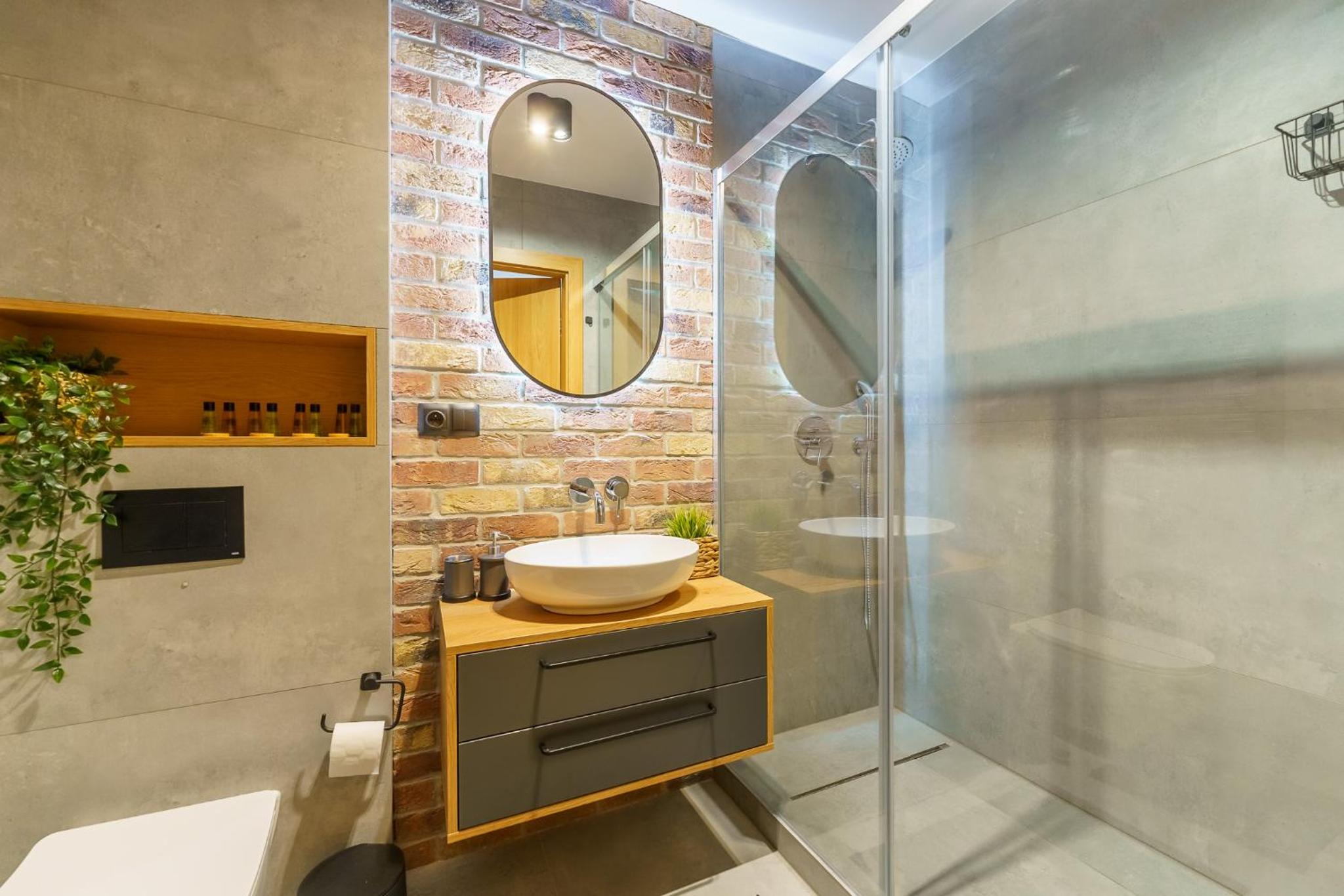 One-Bedroom Apartment - Photo 2