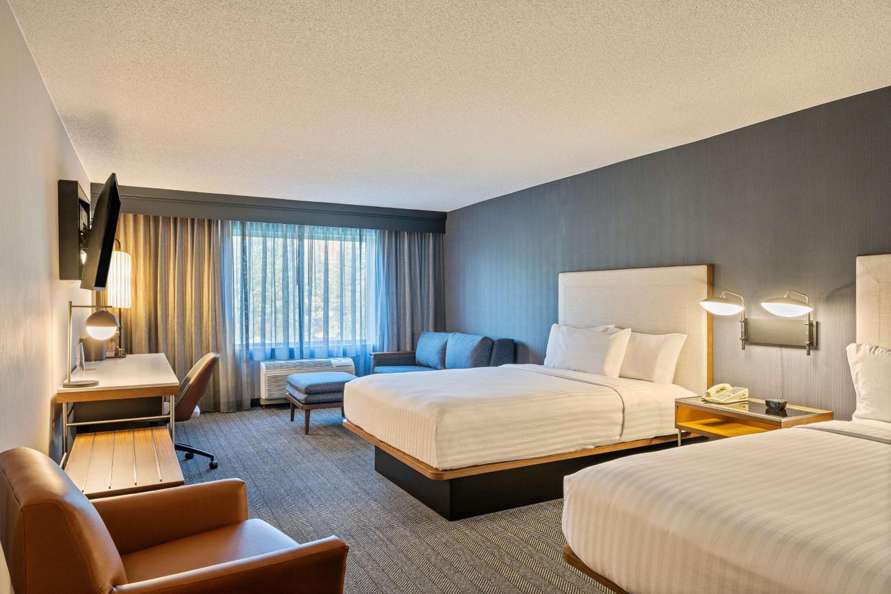 Executive Guestroom Two Queens - Photo 1