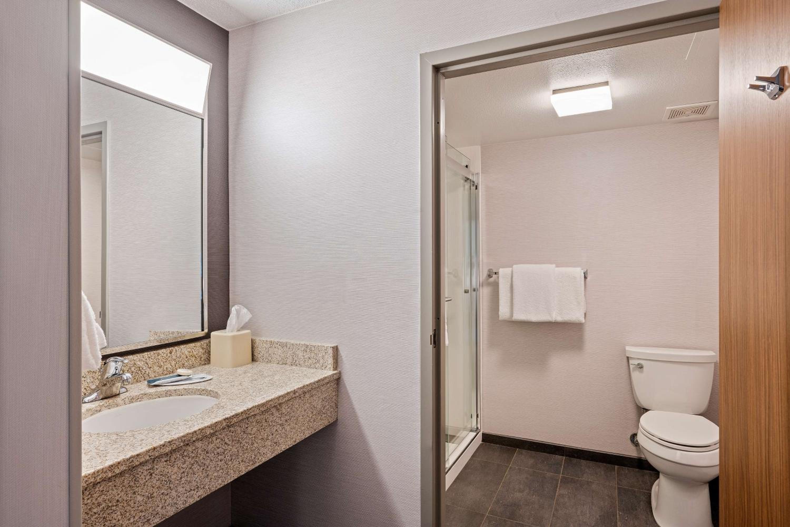 Guestroom King - Photo 6