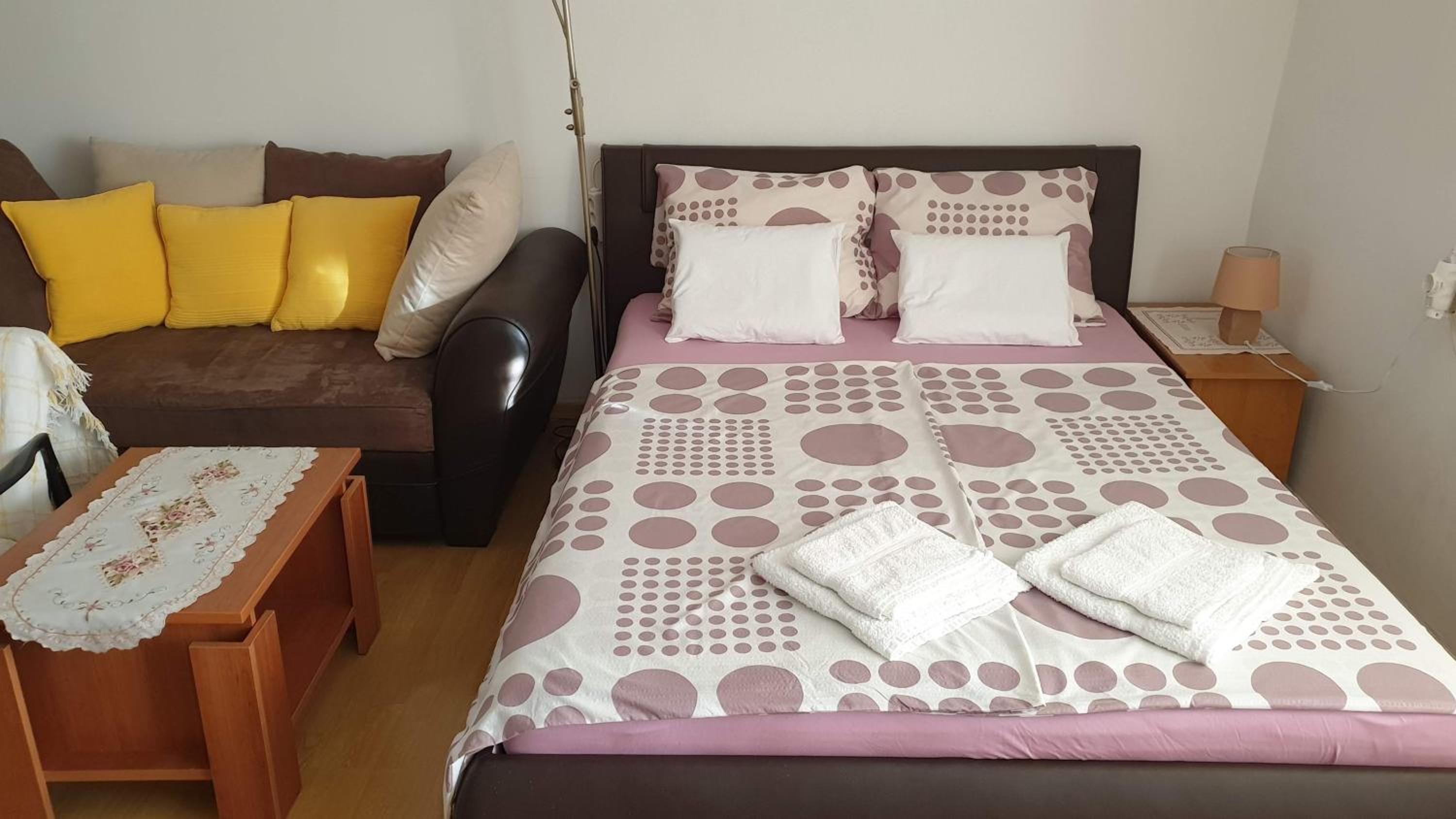 Studio Apartment photo 2