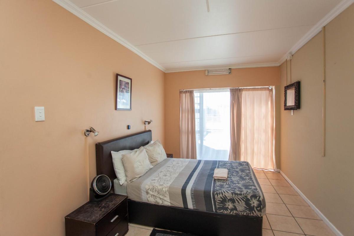 3 Bedroom Apartment photo 2