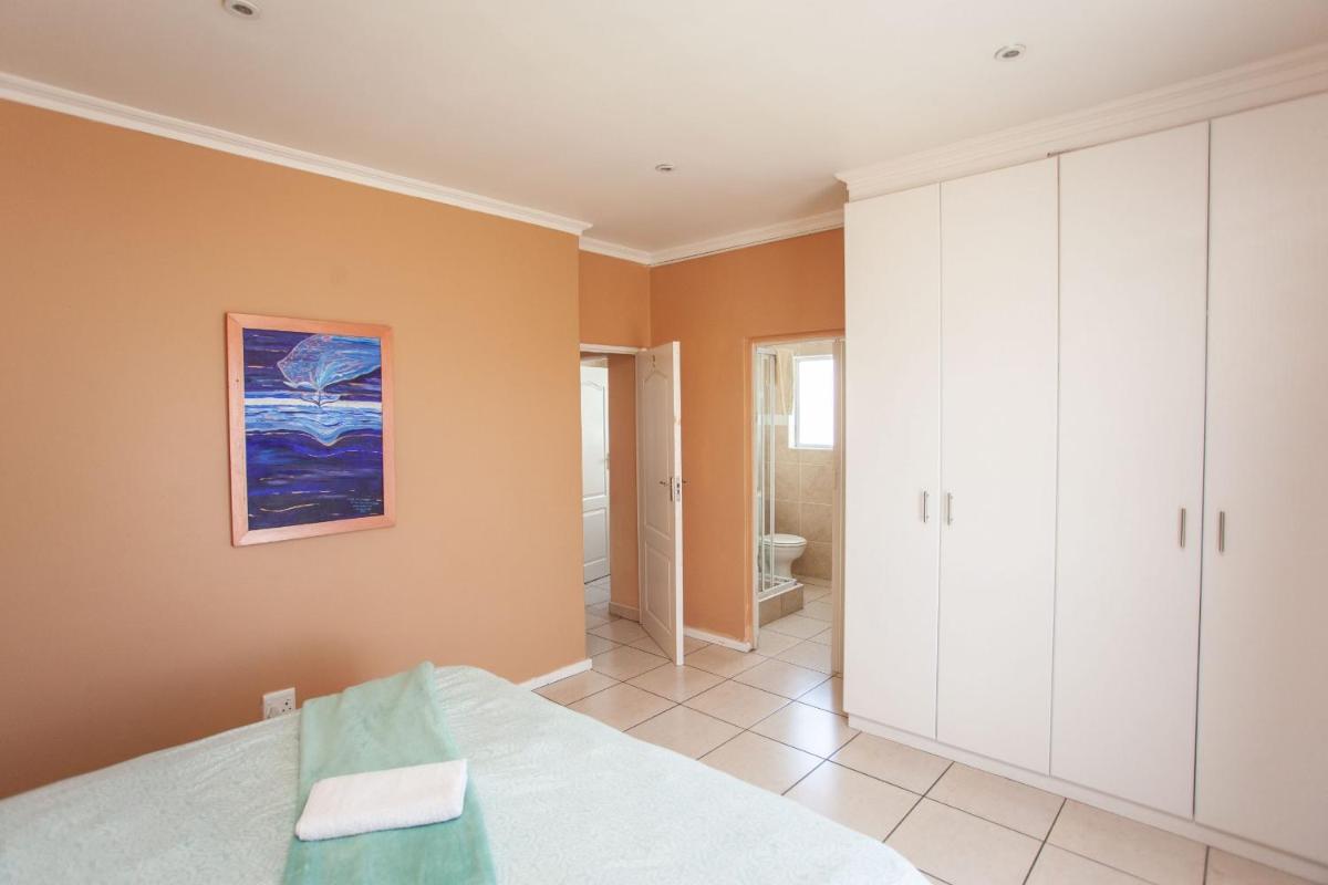 4 Bedroom Apartment photo 2