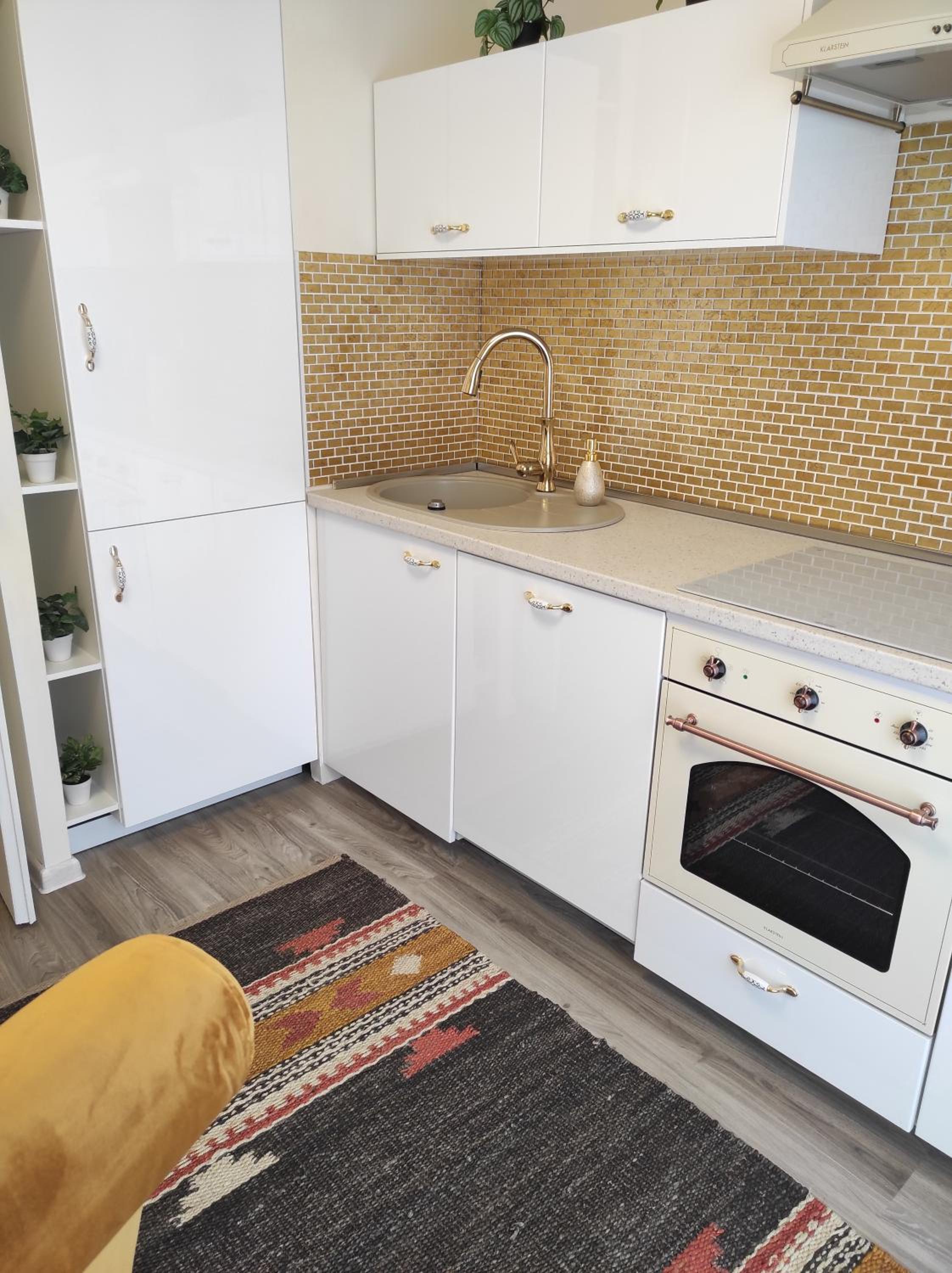 Two-Bedroom Apartment - Photo 17