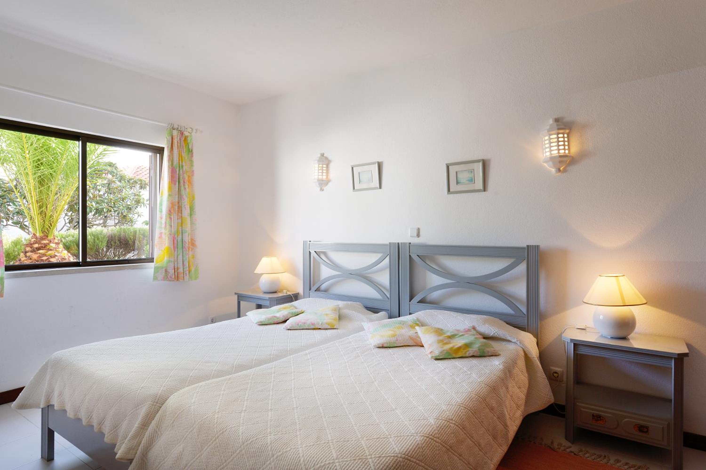 Two-Bedroom Apartment with Sea View photo 2