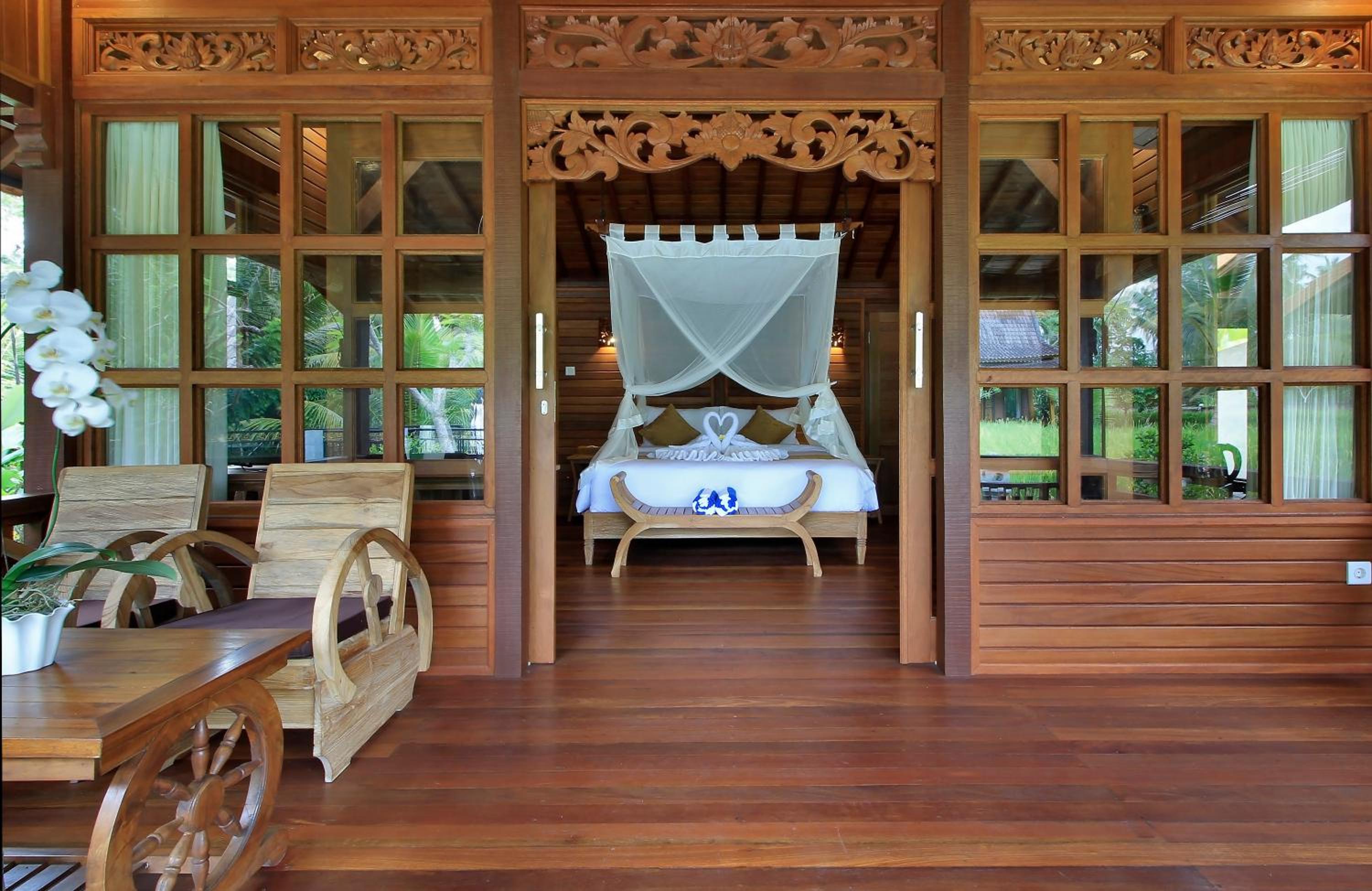 One-Bedroom Wooden Villa - Photo 4