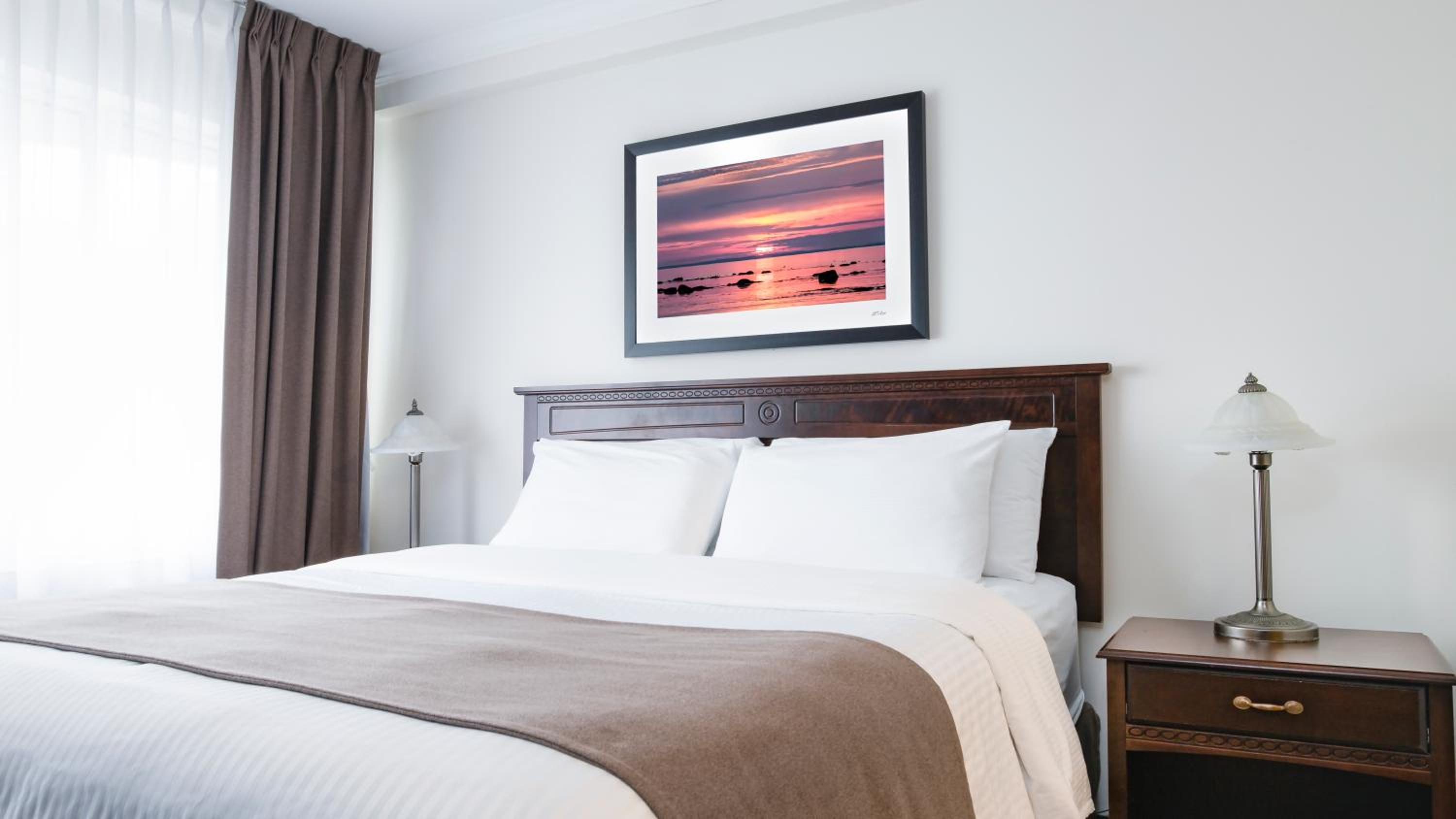 King Suite with City View photo 2