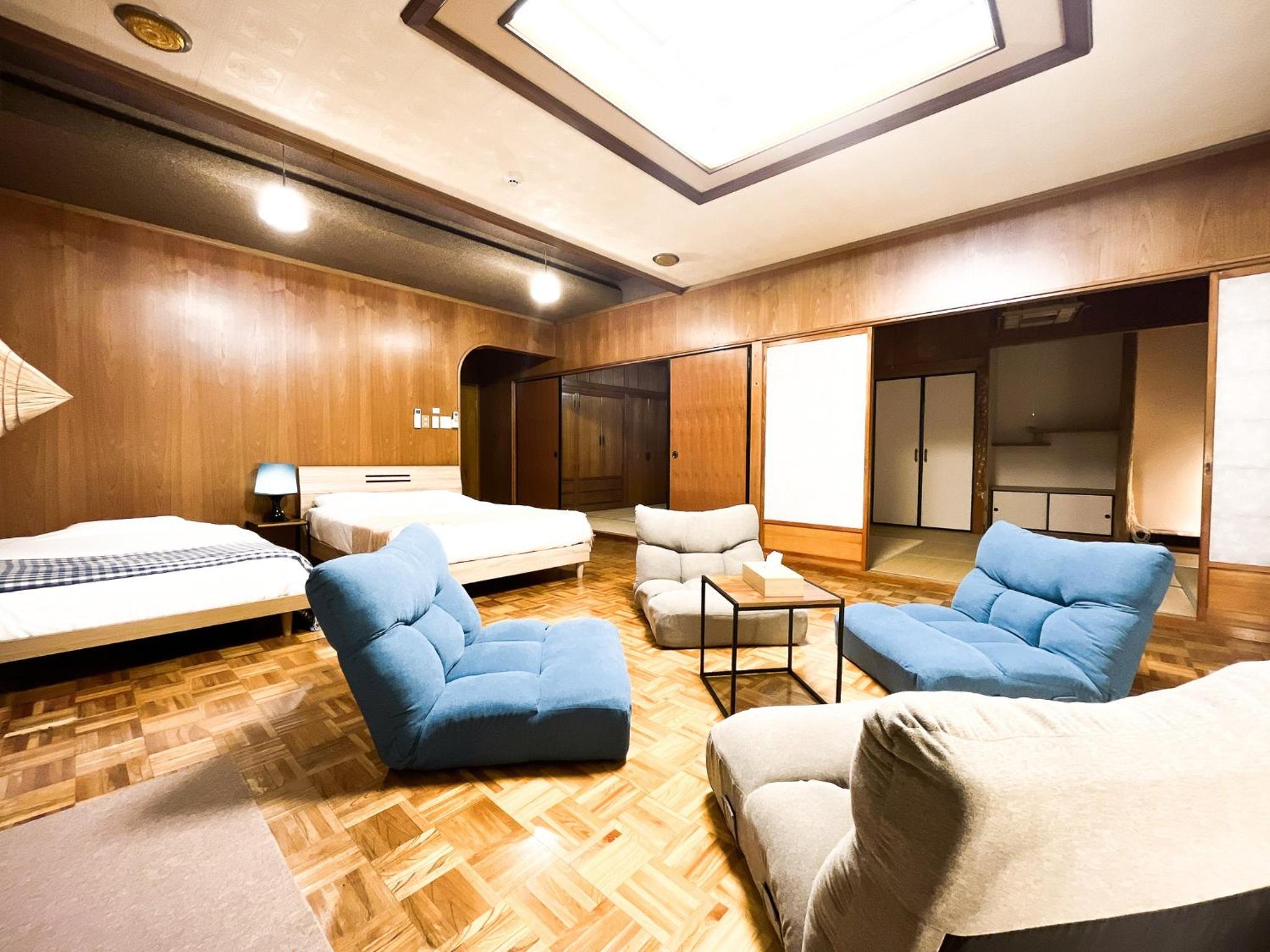 Family Room with Private Bathroom - Photo 1