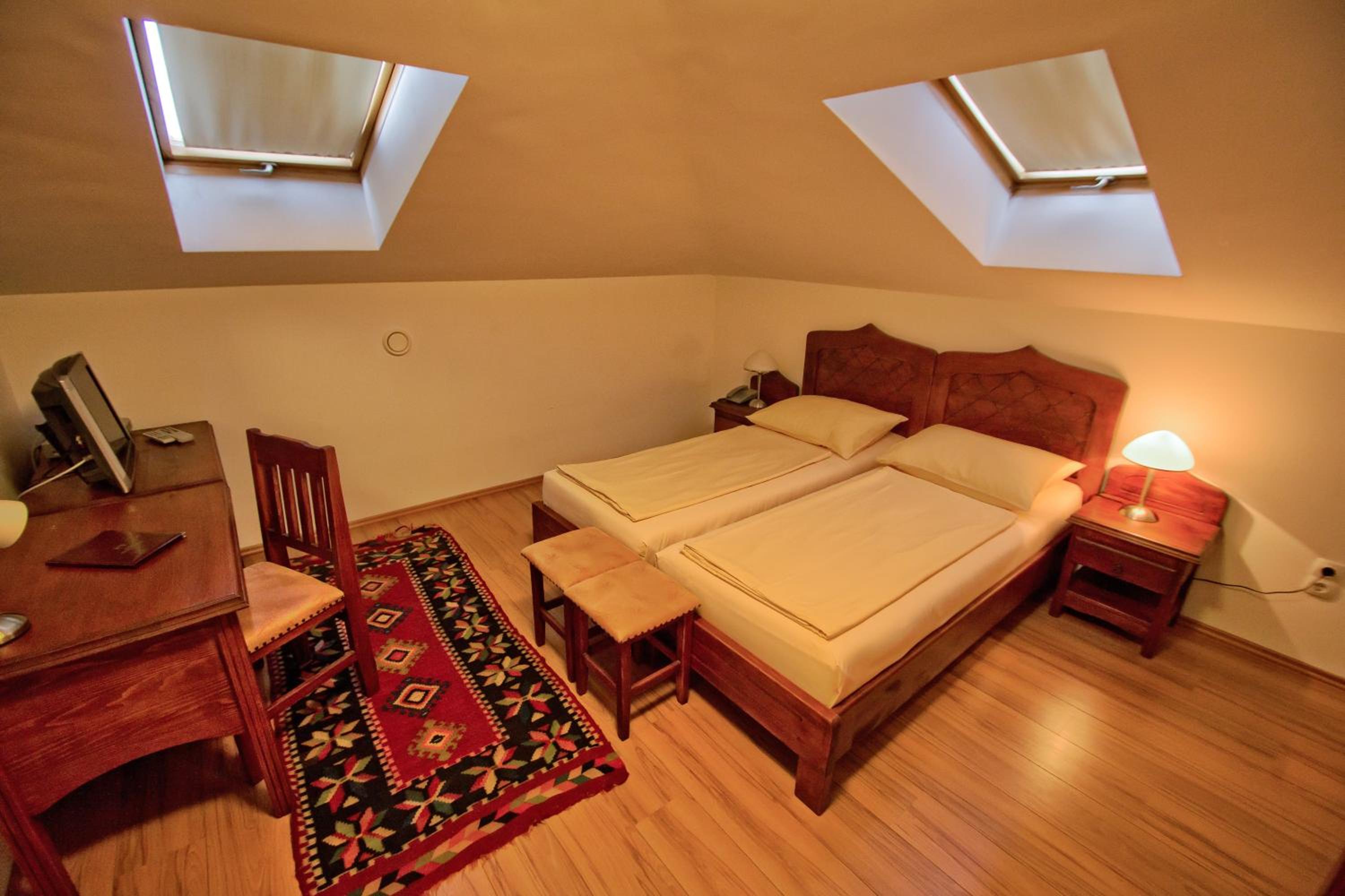 Classic Twin Room