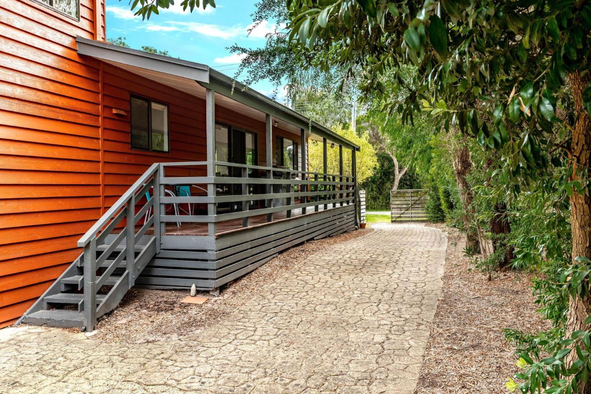 Three-Bedroom House photo 2