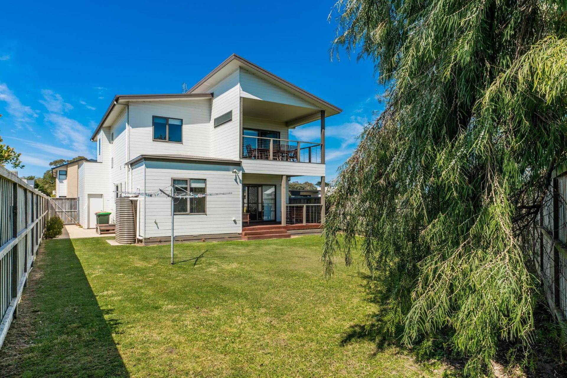 Four-Bedroom House photo 2