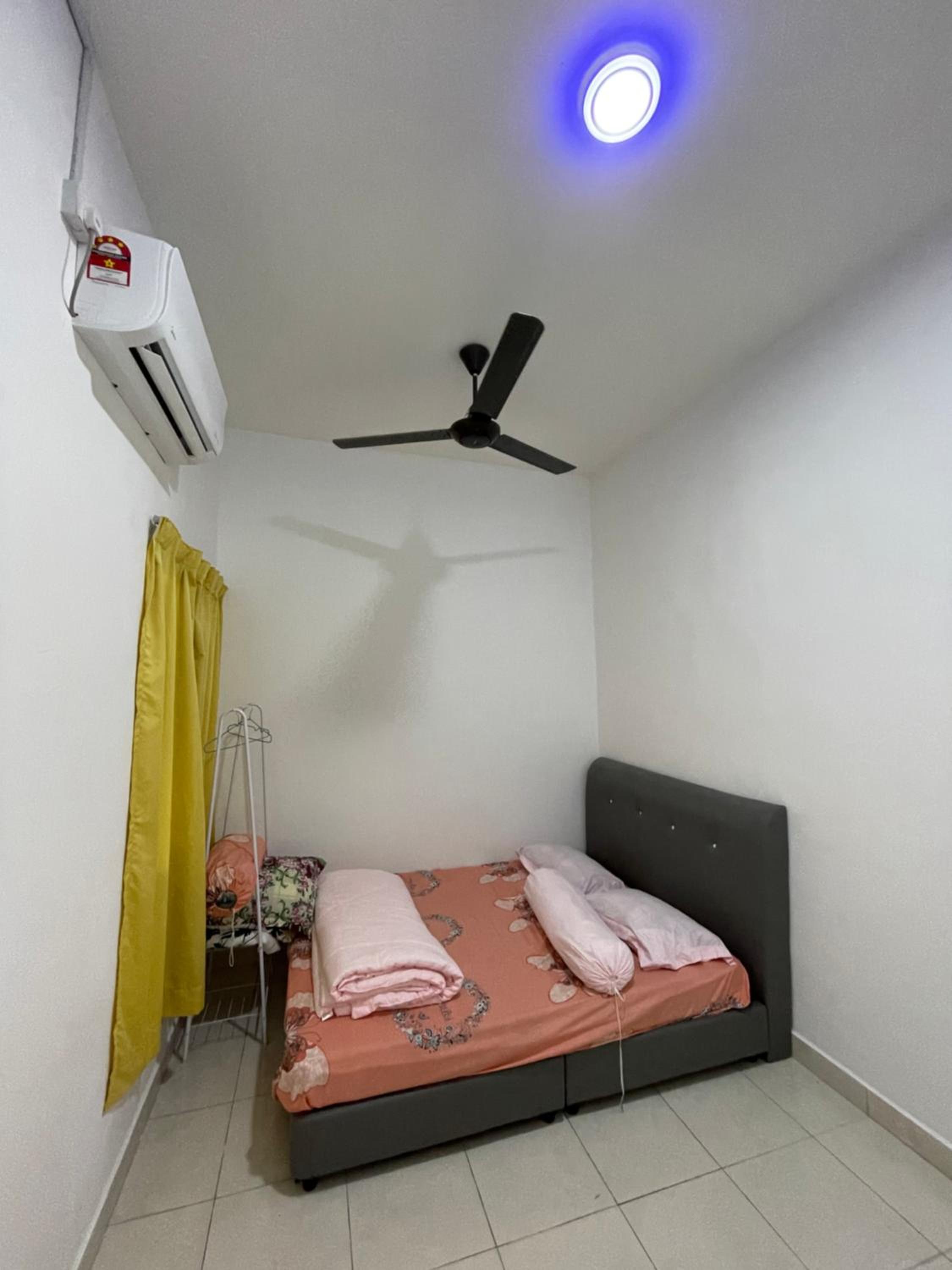Three-Bedroom House photo 2
