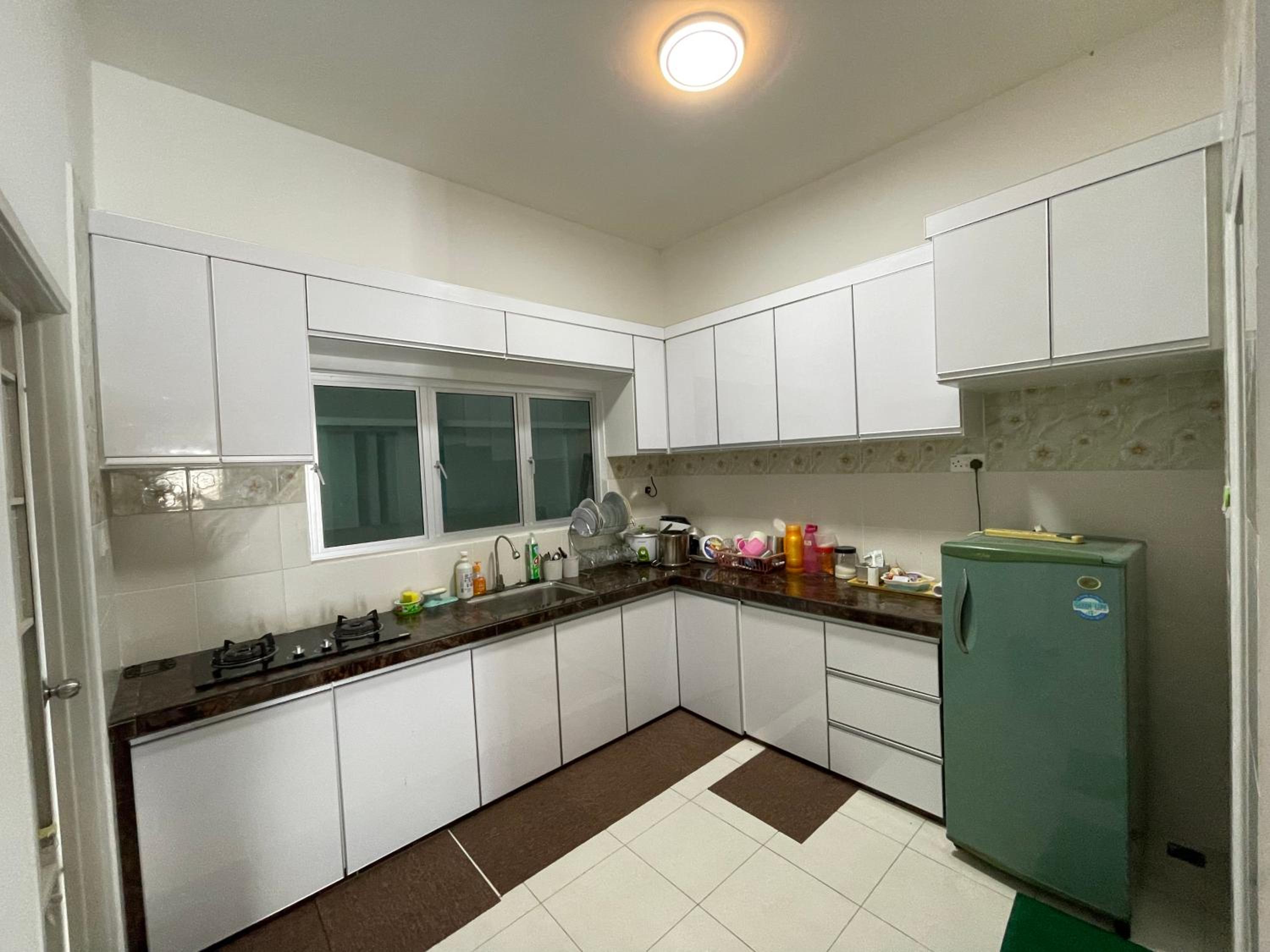 Three-Bedroom House photo 3