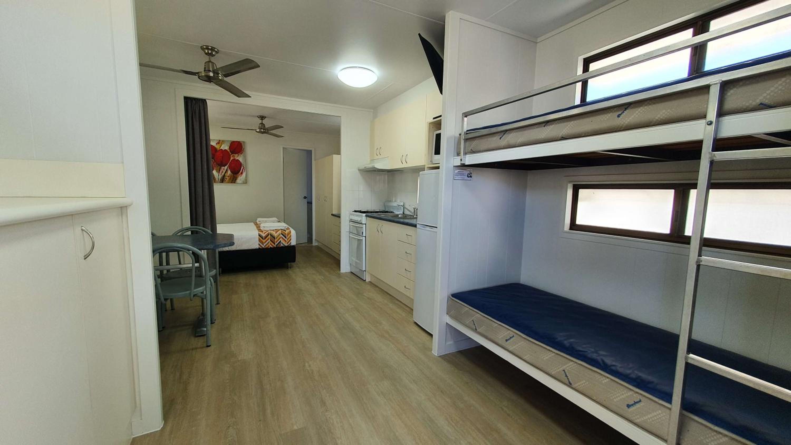 Queen Cabin