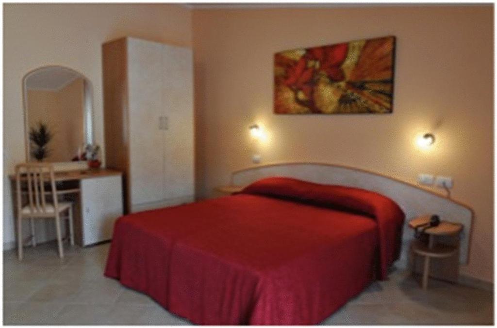 Double or Twin Room - Photo 1