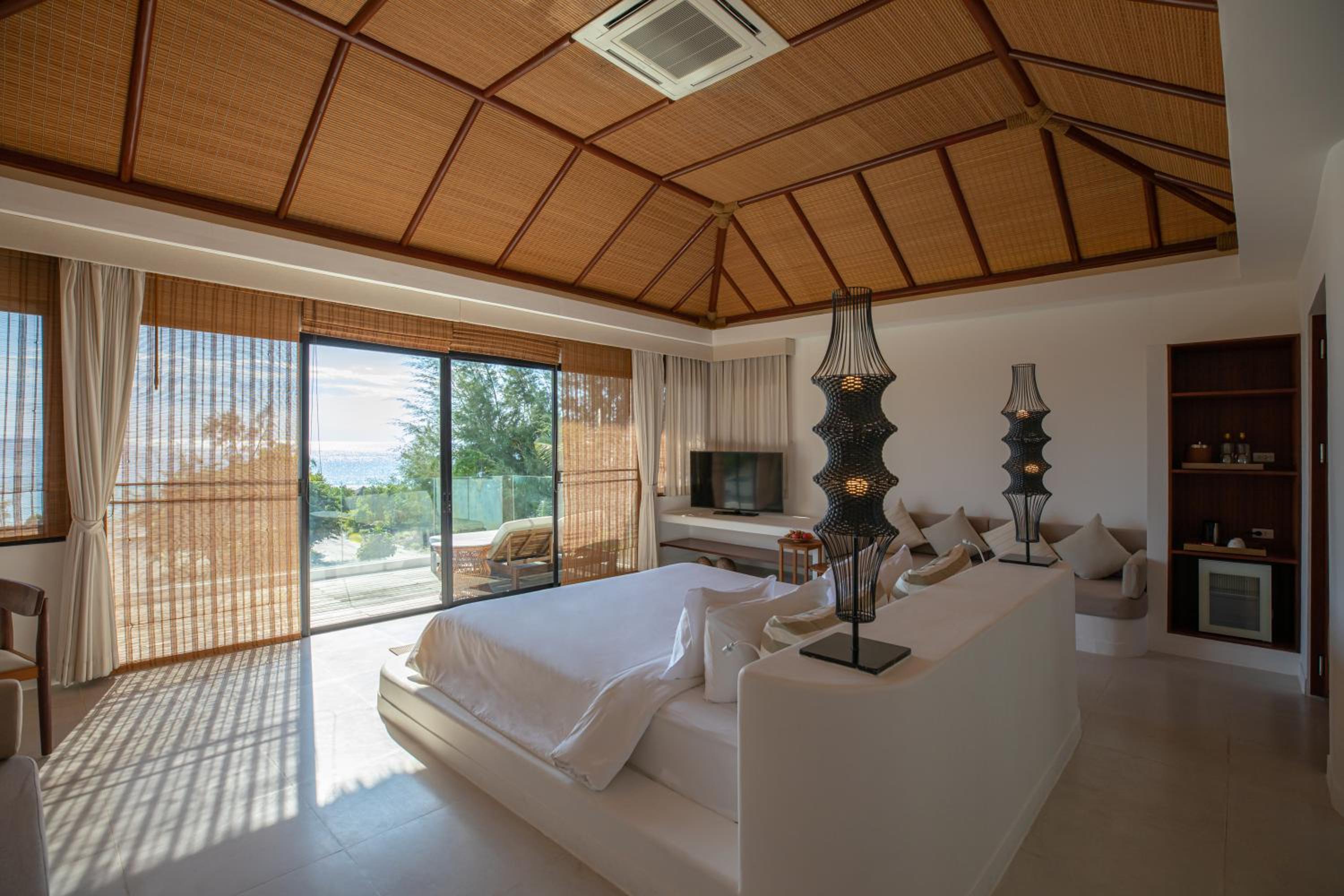 3 Bedroom Presidential Beachfront Pool Villa photo 2