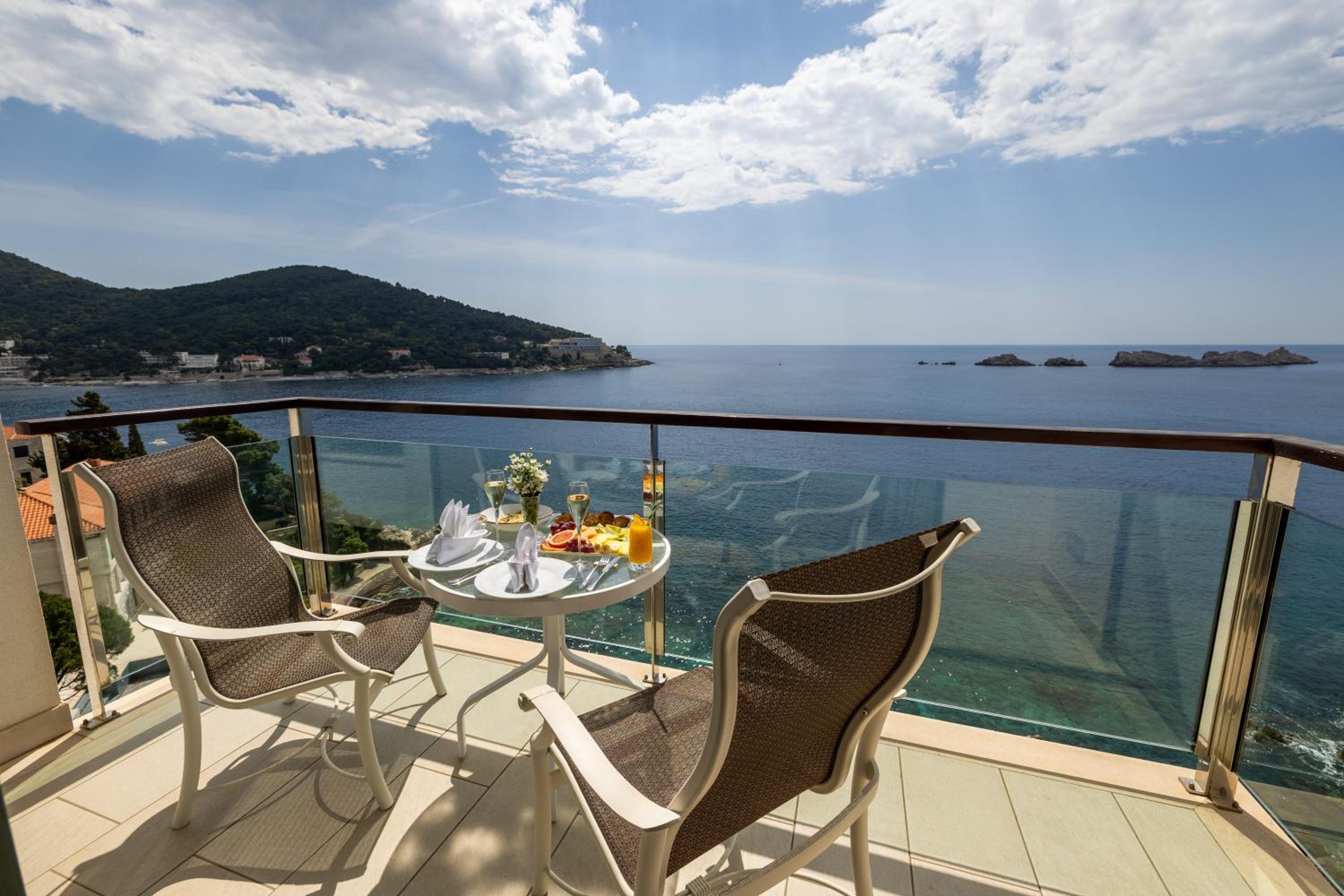 Double Room with Balcony and Sea View