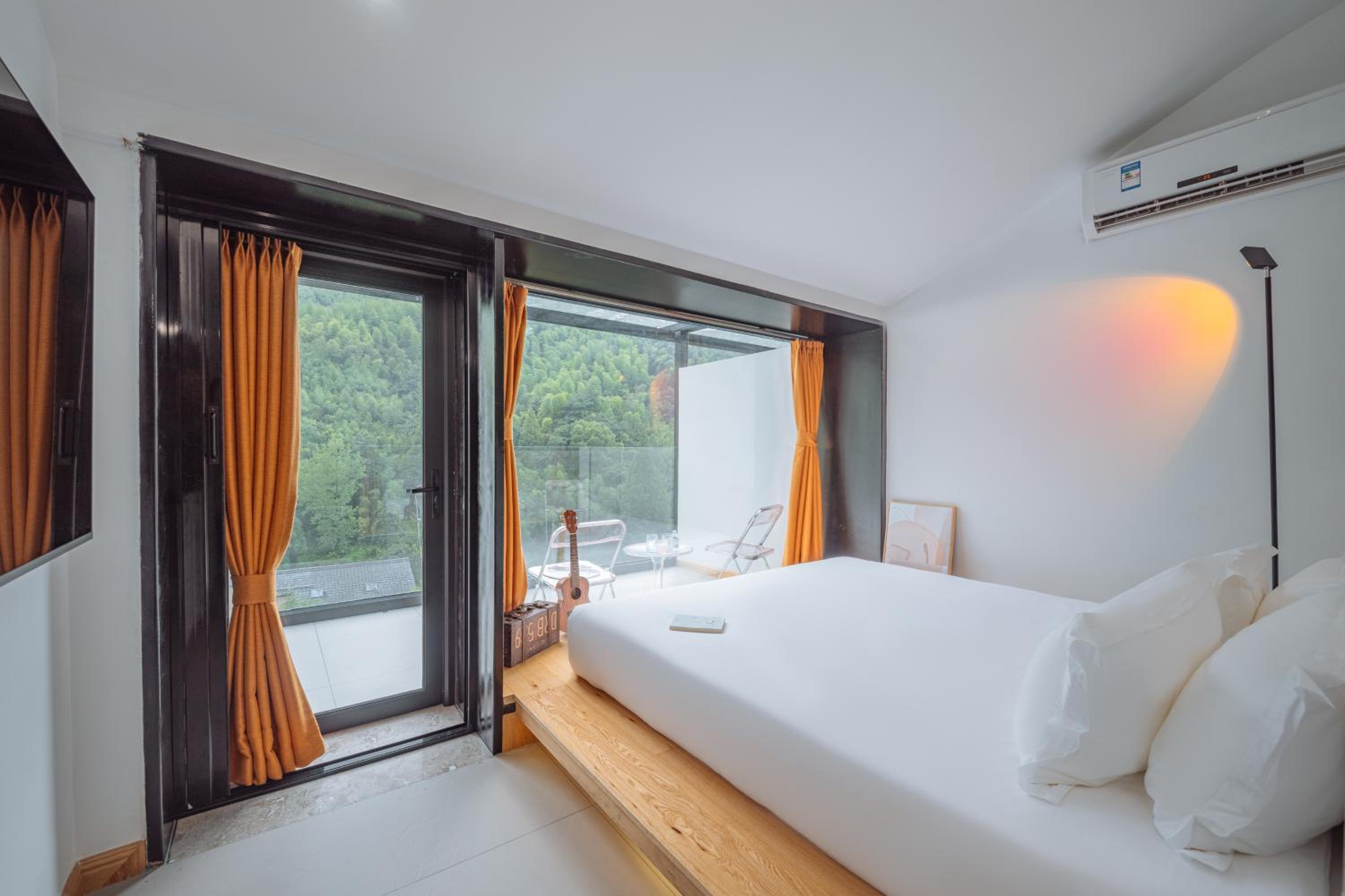 King Room with Balcony photo 1