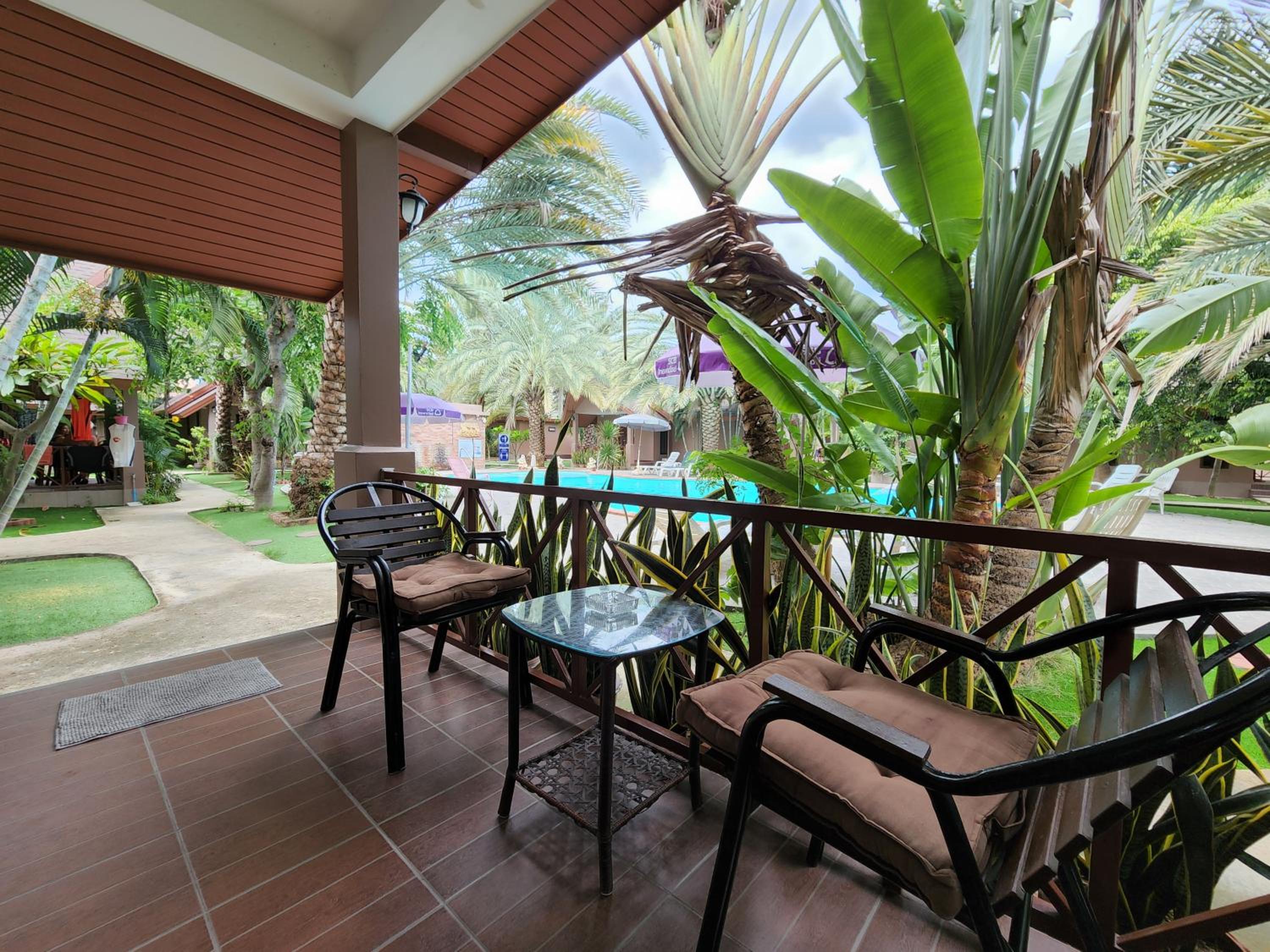 Double Room with Pool View photo 3