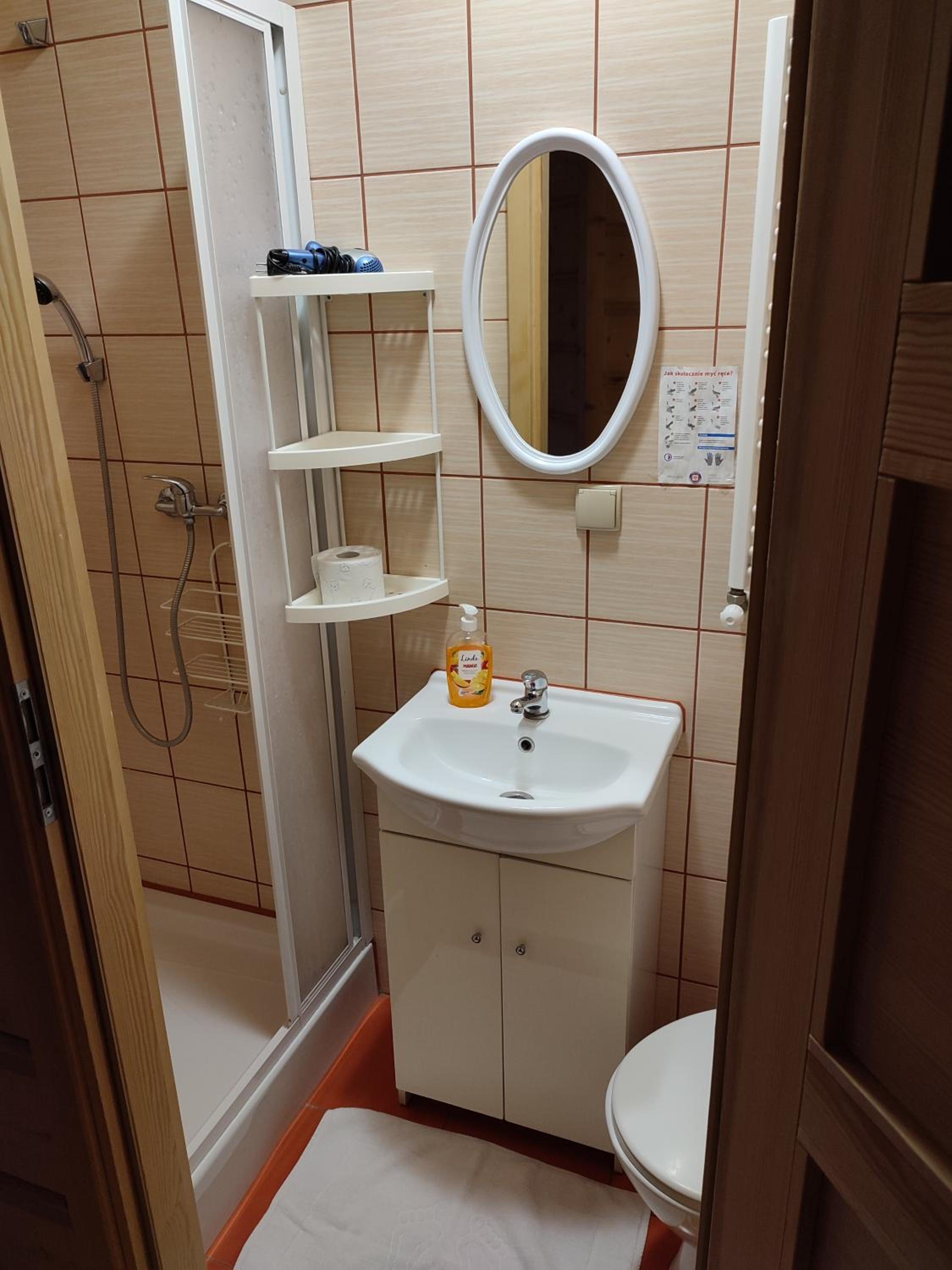 Double Room with Private Bathroom - Photo 5
