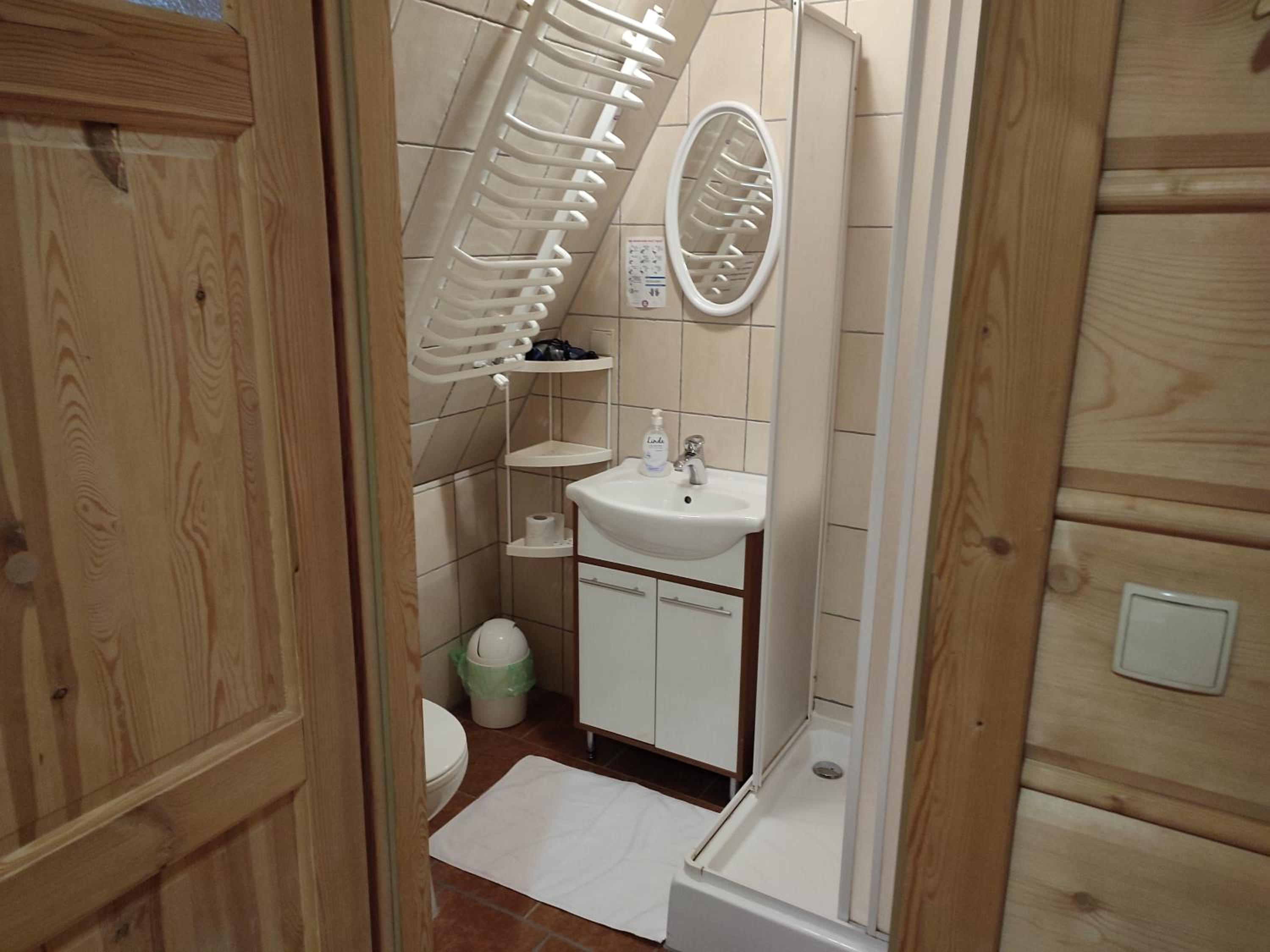 Double Room with Private Bathroom - Photo 7