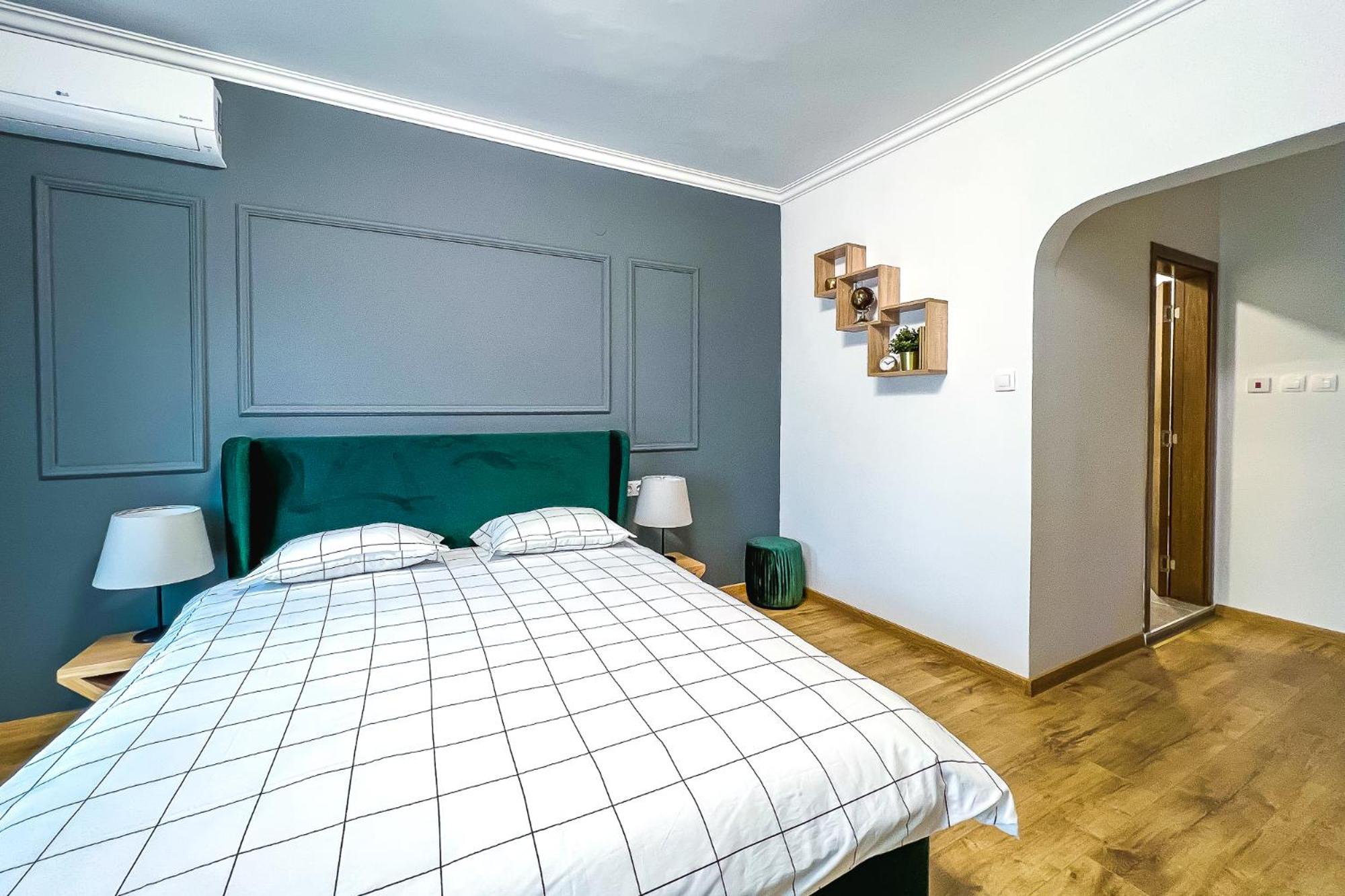 Deluxe Queen Room - Photo 12